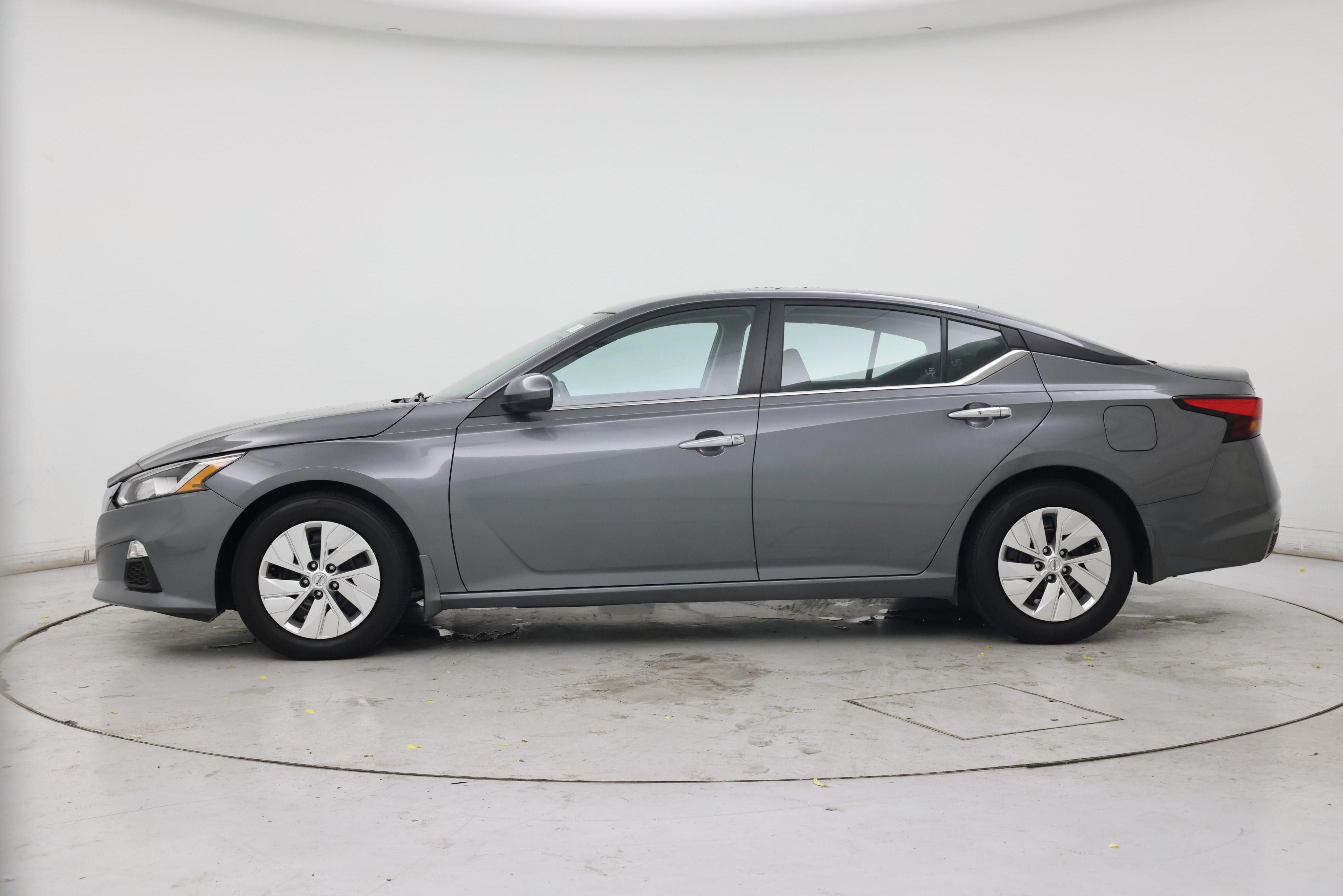 Thumbnail: 2021 Nissan Altima - 3