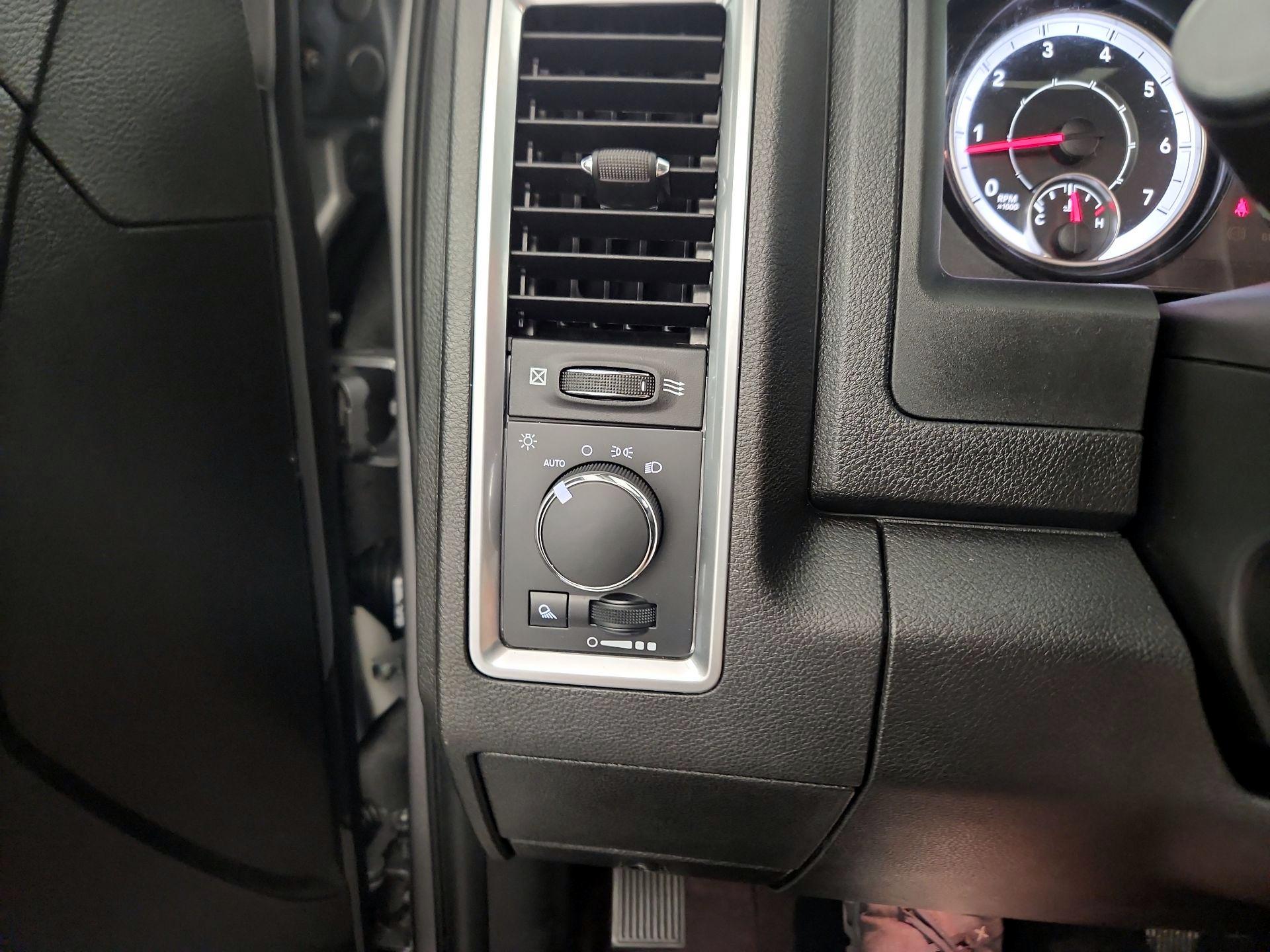 Thumbnail: 2024 RAM 1500 Classic - 13