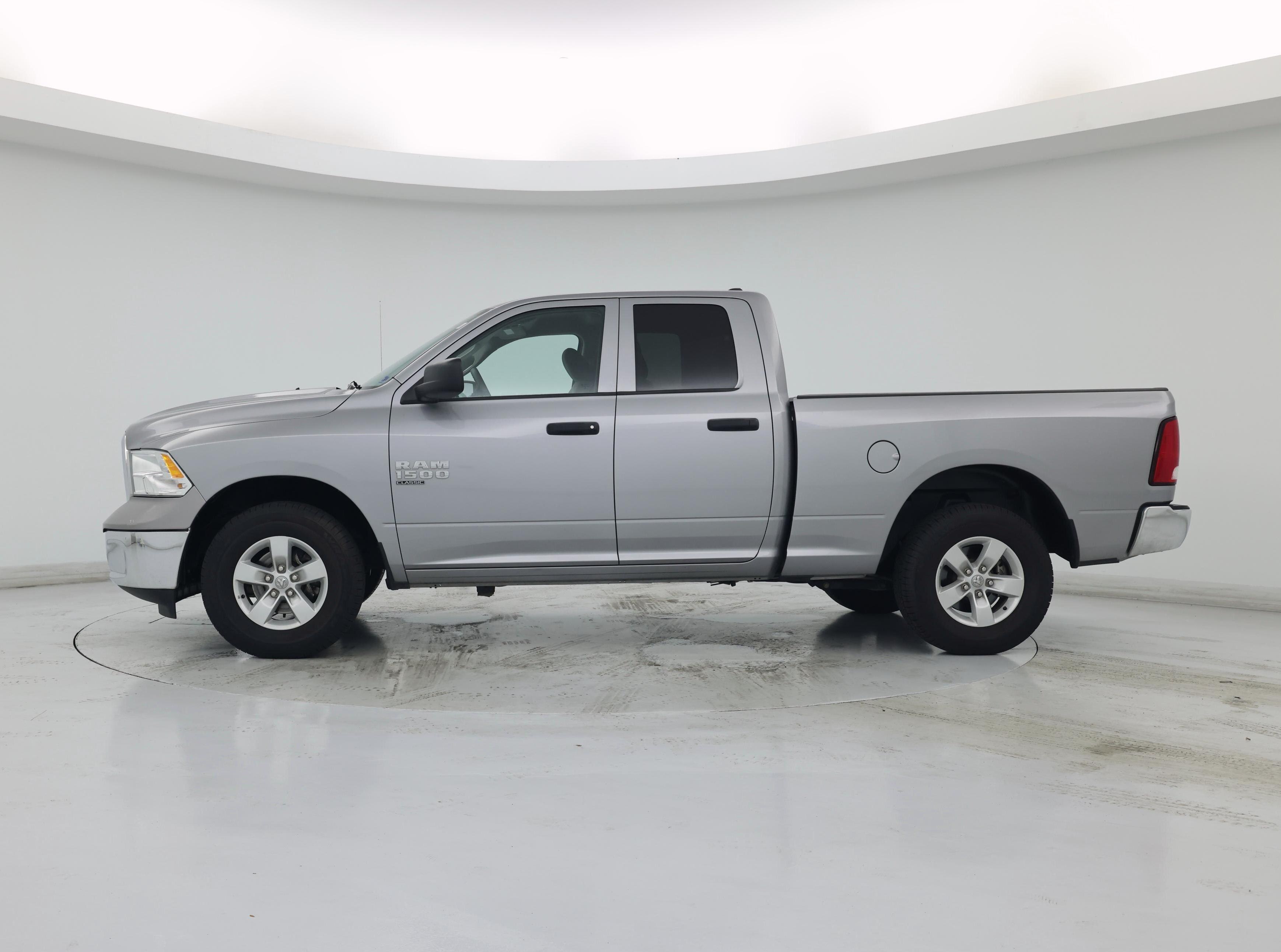 Thumbnail: 2024 RAM 1500 Classic - 3