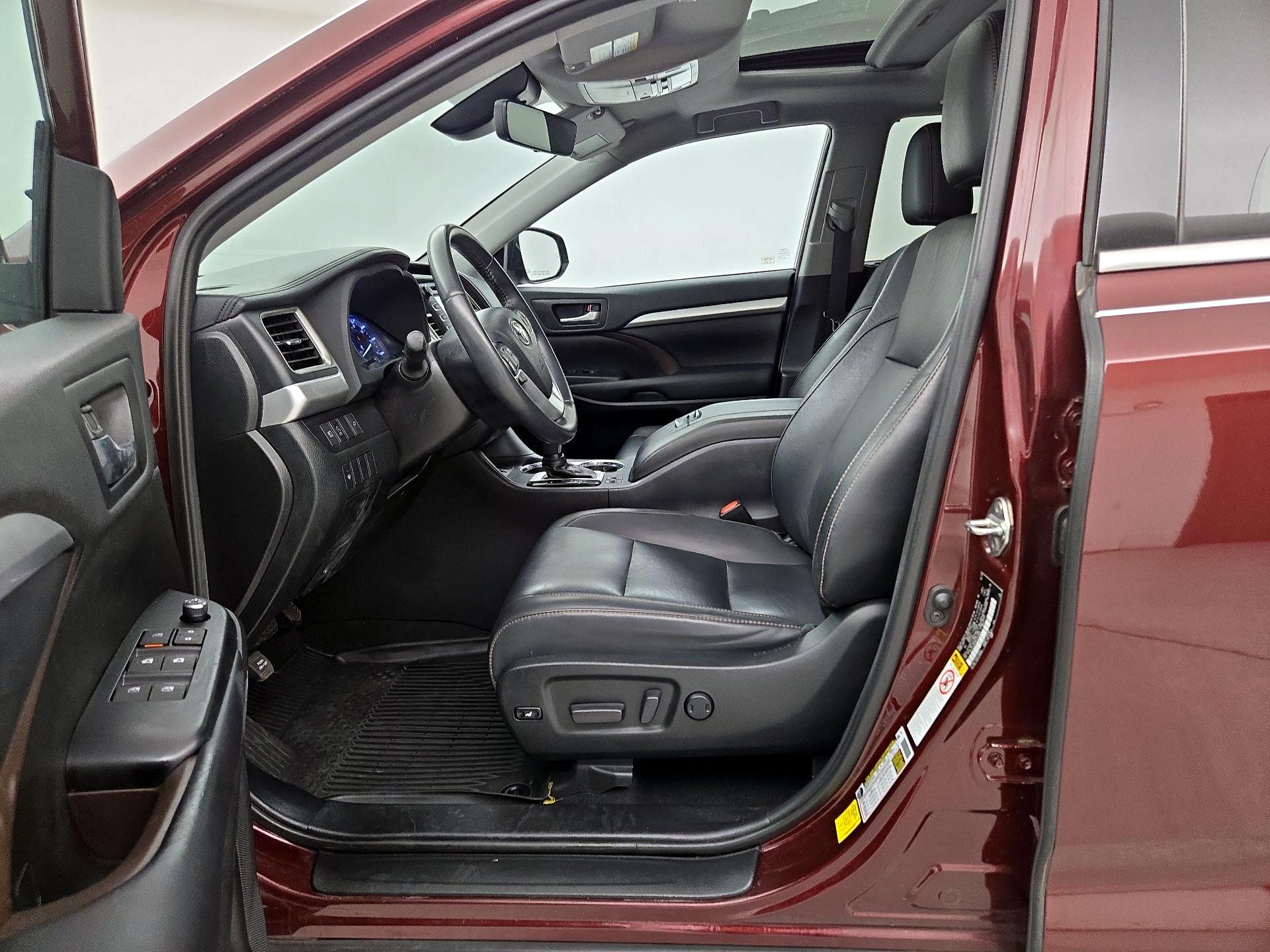 Thumbnail: 2019 Toyota Highlander - 11