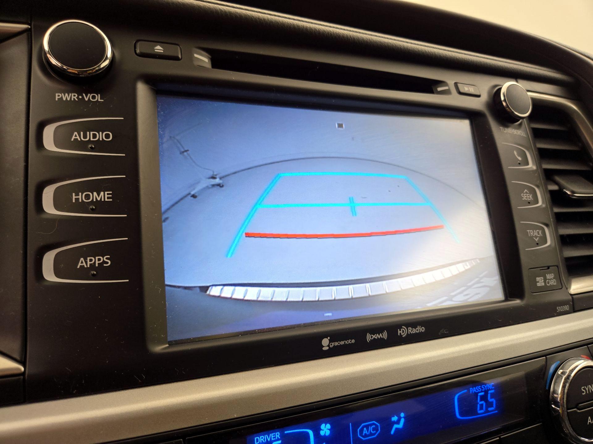 Thumbnail: 2019 Toyota Highlander - 15