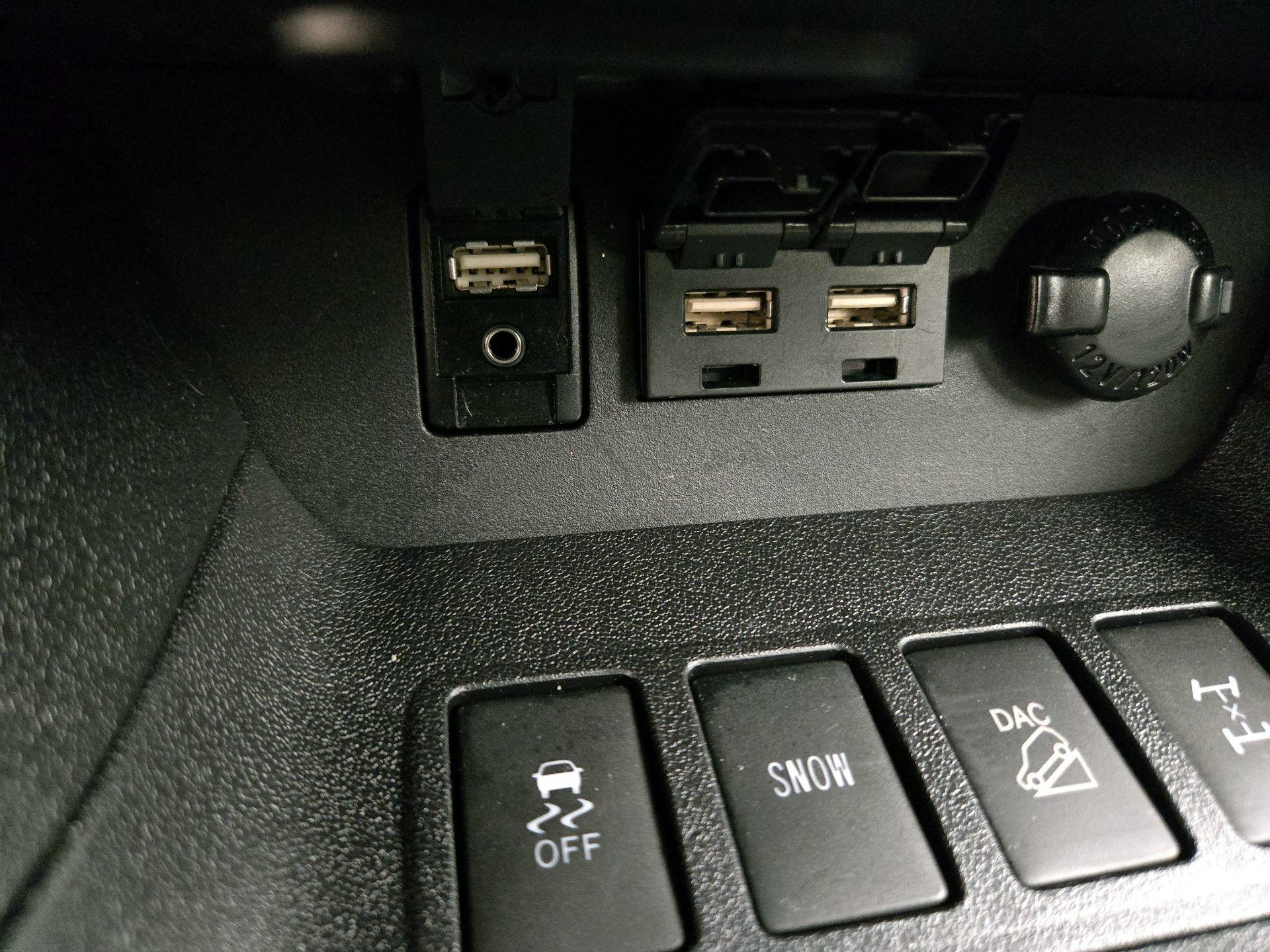 Thumbnail: 2019 Toyota Highlander - 19
