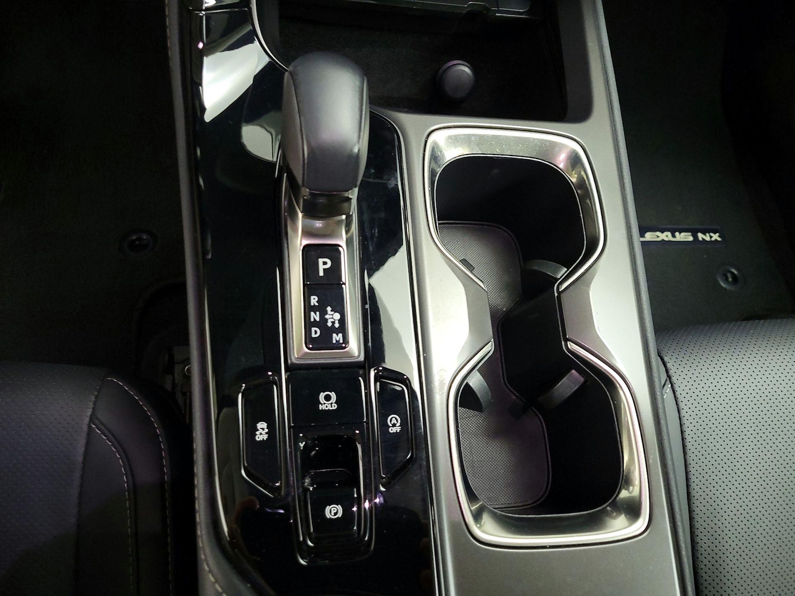 2024 Lexus NX 250 - Photo 19