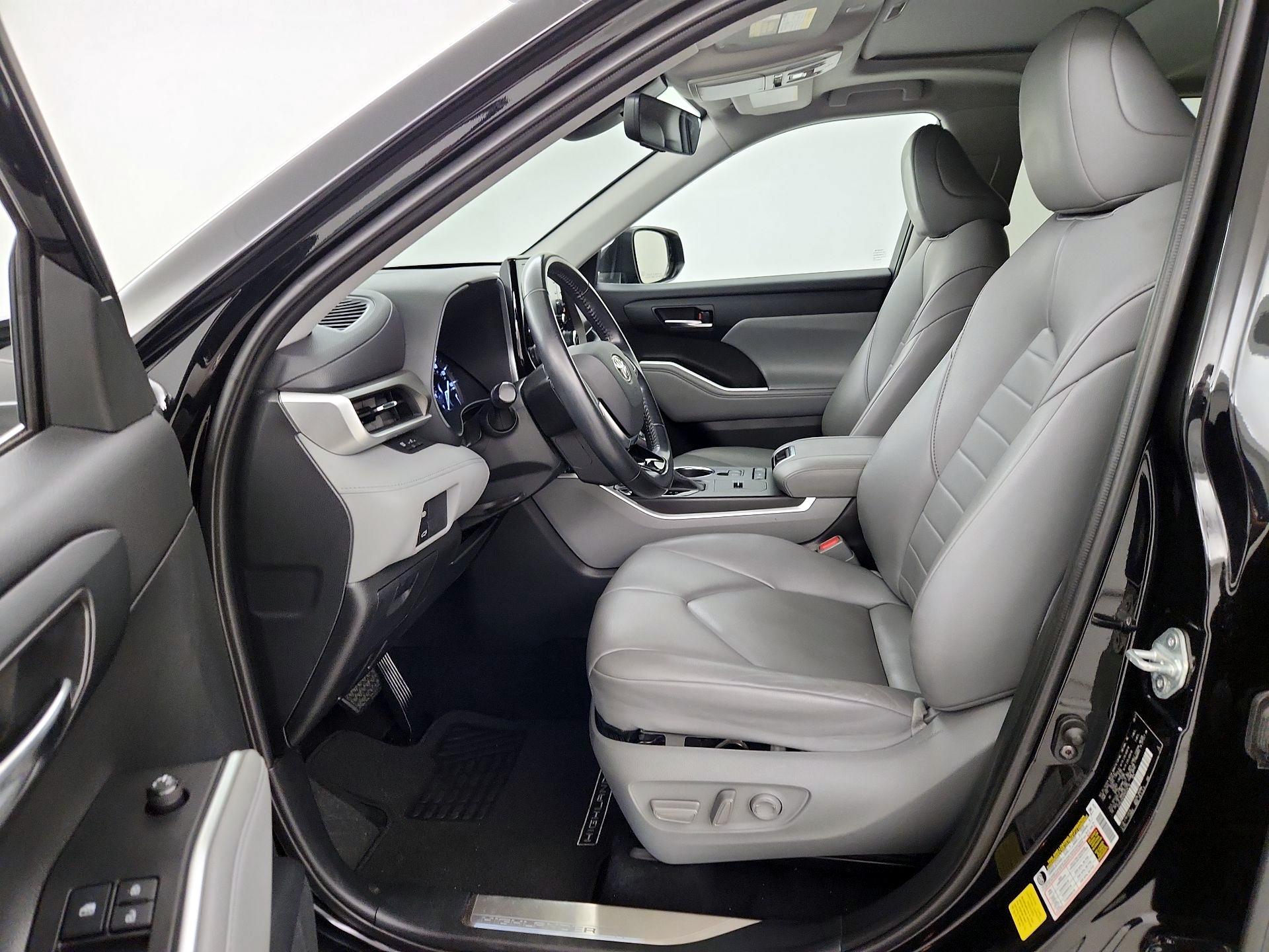 Thumbnail: 2021 Toyota Highlander - 11