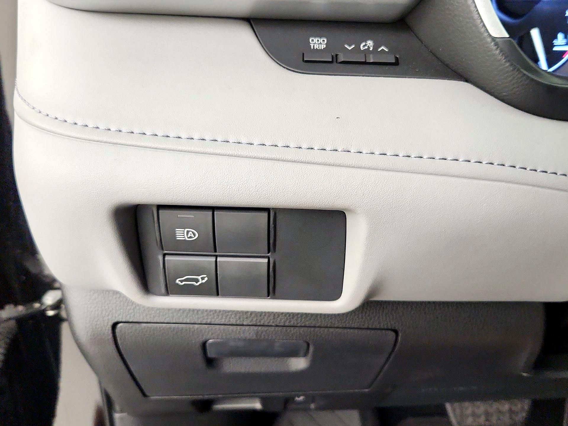 Thumbnail: 2021 Toyota Highlander - 13