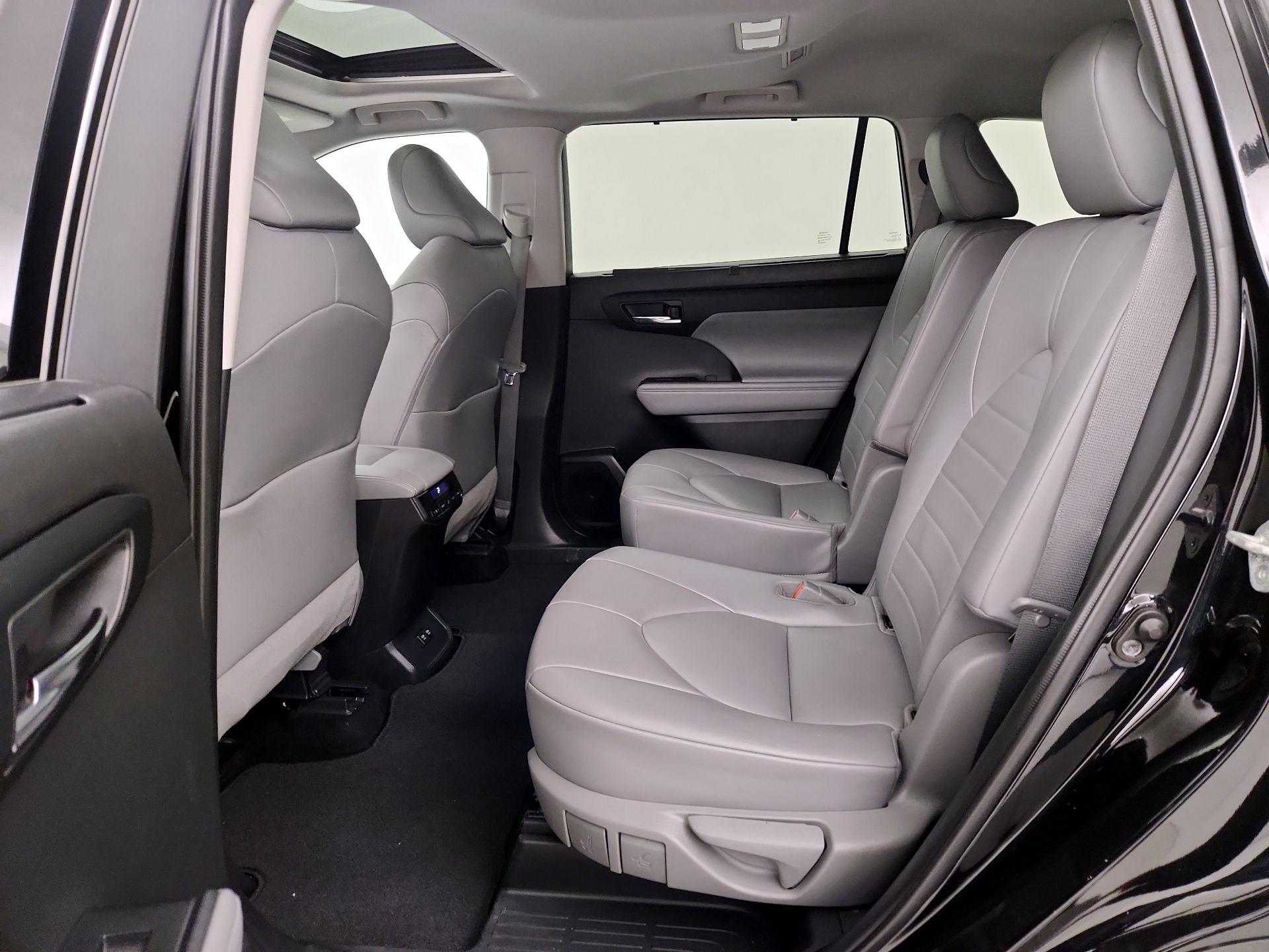 Thumbnail: 2021 Toyota Highlander - 20