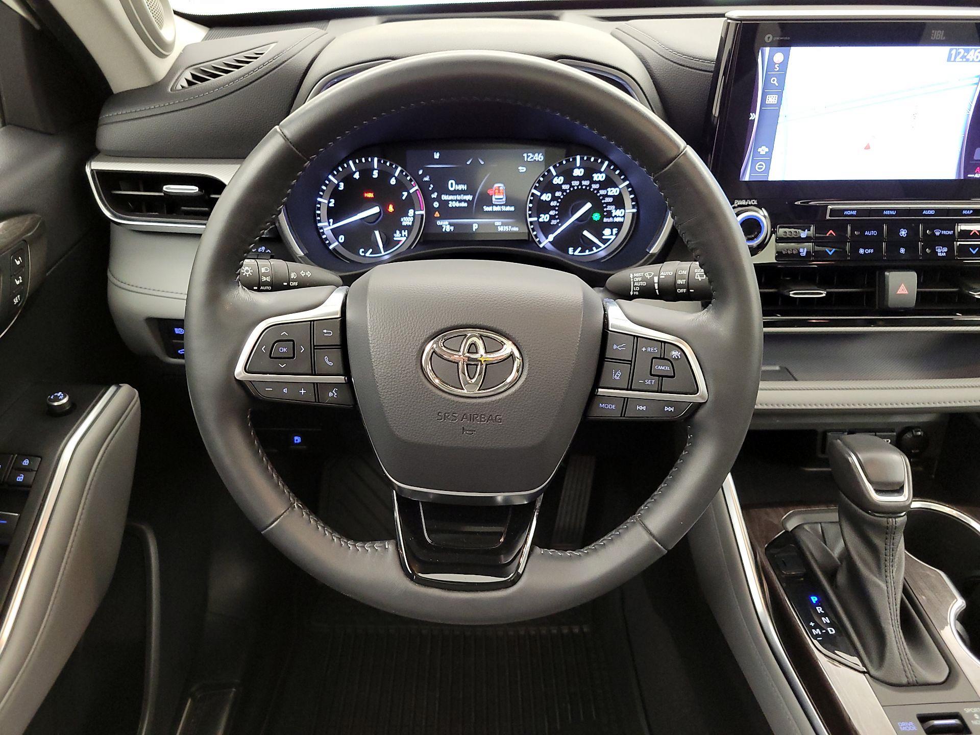 Thumbnail: 2021 Toyota Highlander - 10