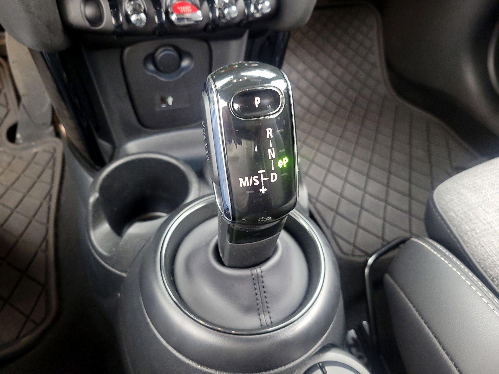 Thumbnail: 2023 MINI Cooper - 17
