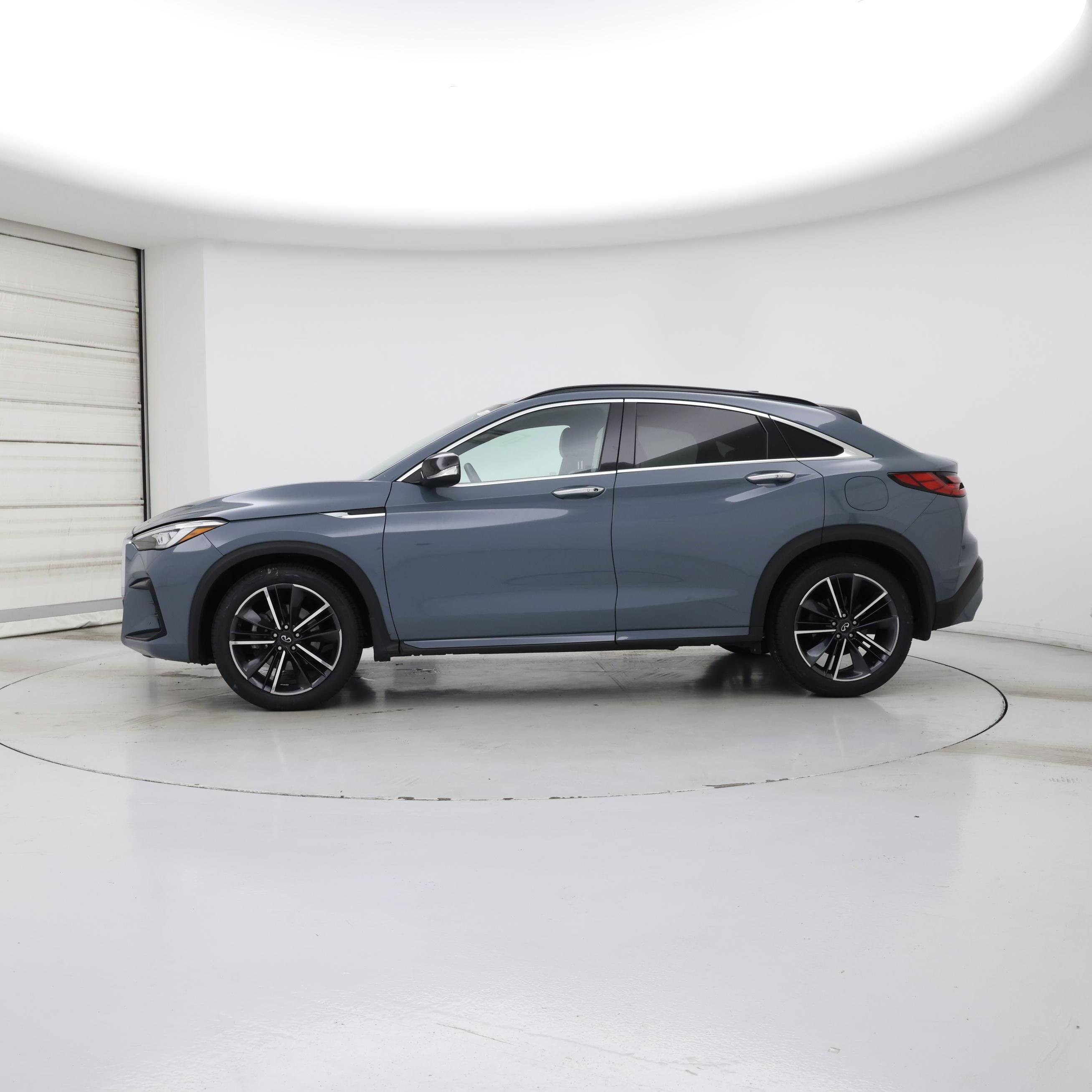 Thumbnail: 2023 INFINITI QX55 - 3