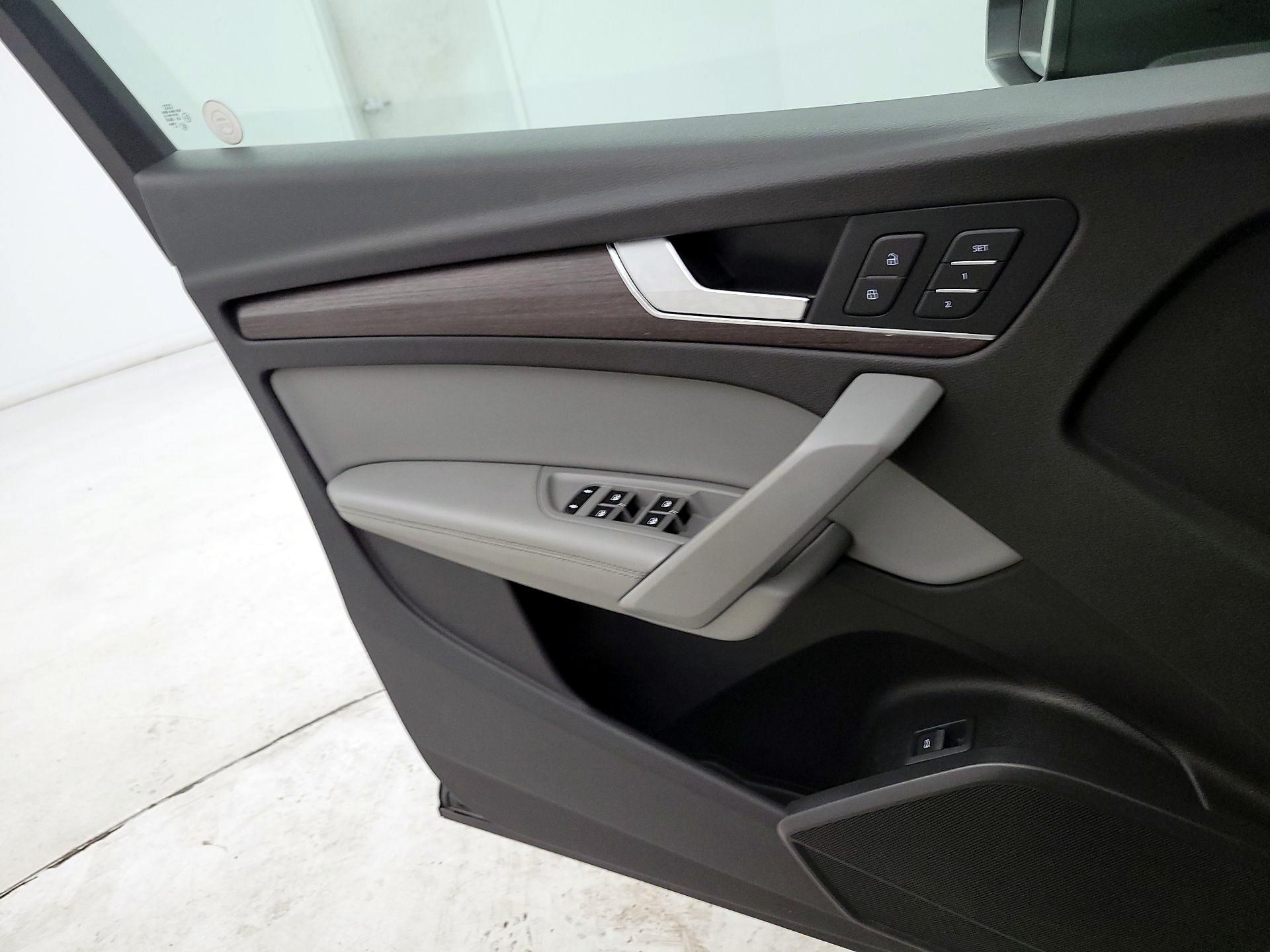 Thumbnail: 2021 Audi Q5 - 12