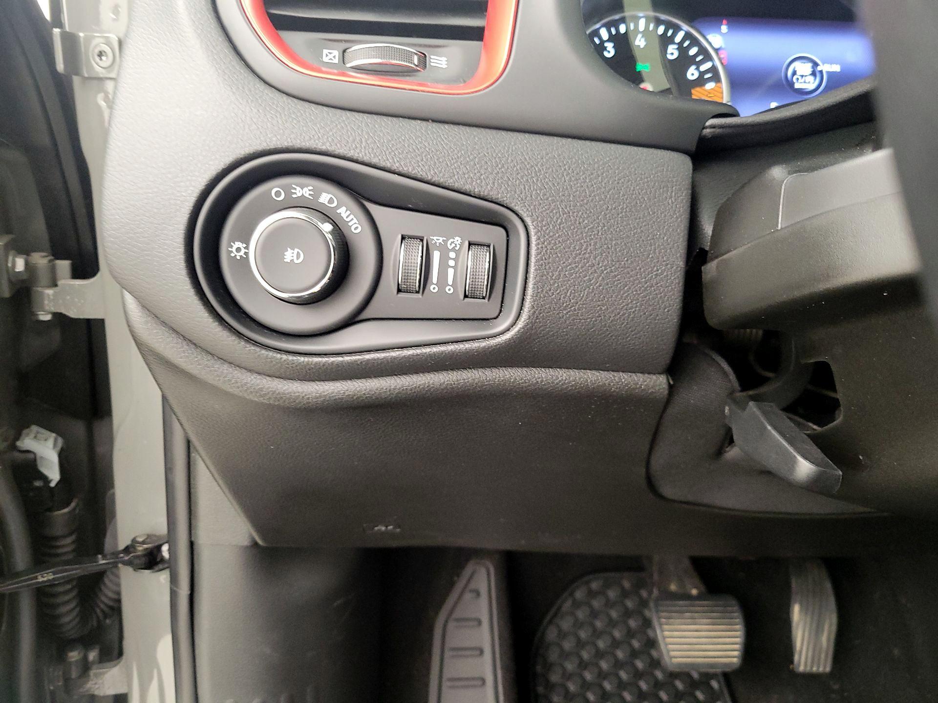 Thumbnail: 2022 Jeep Renegade - 13