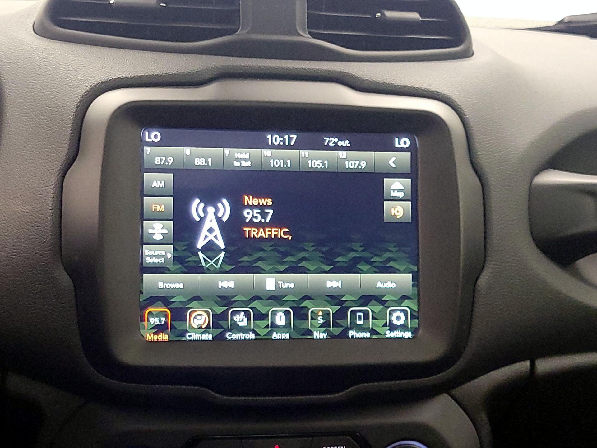 Thumbnail: 2022 Jeep Renegade - 16