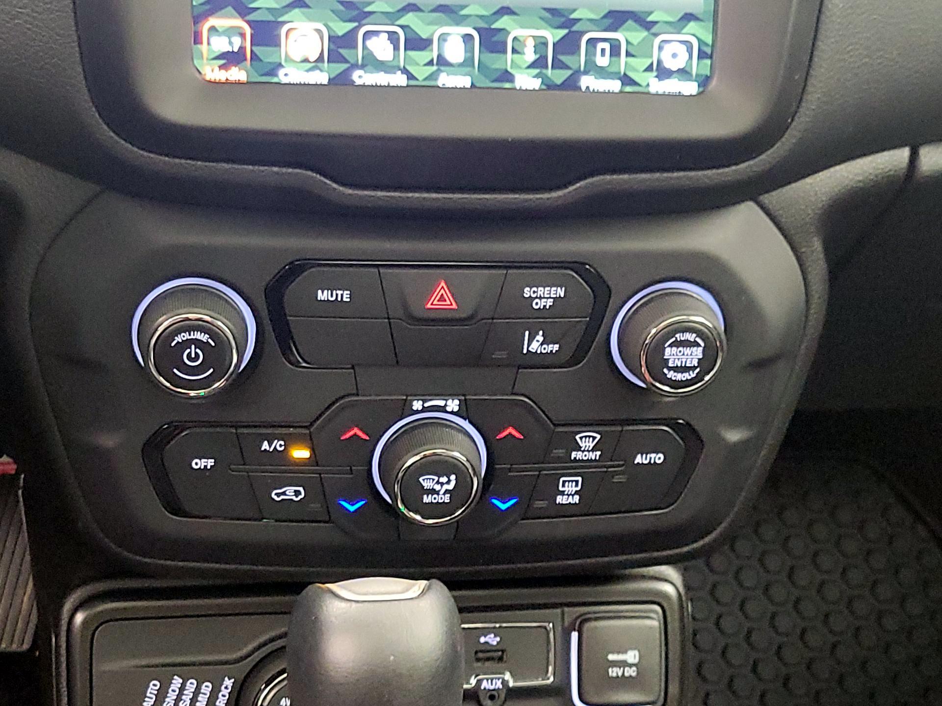 Thumbnail: 2022 Jeep Renegade - 17