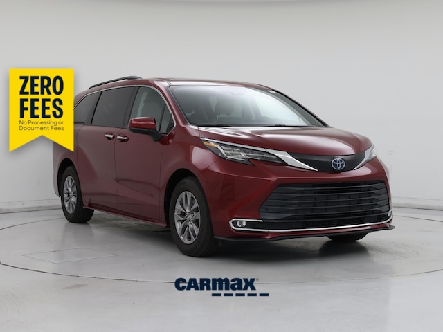 Red 2022 Toyota Sienna XLE 7-Passenger FWD Minivan Front-Wheel Drive Automatic