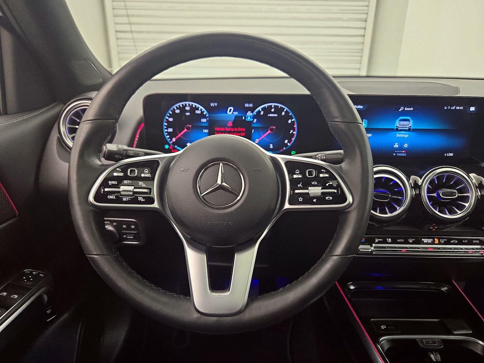 Thumbnail: 2023 Mercedes-Benz GLB - 10