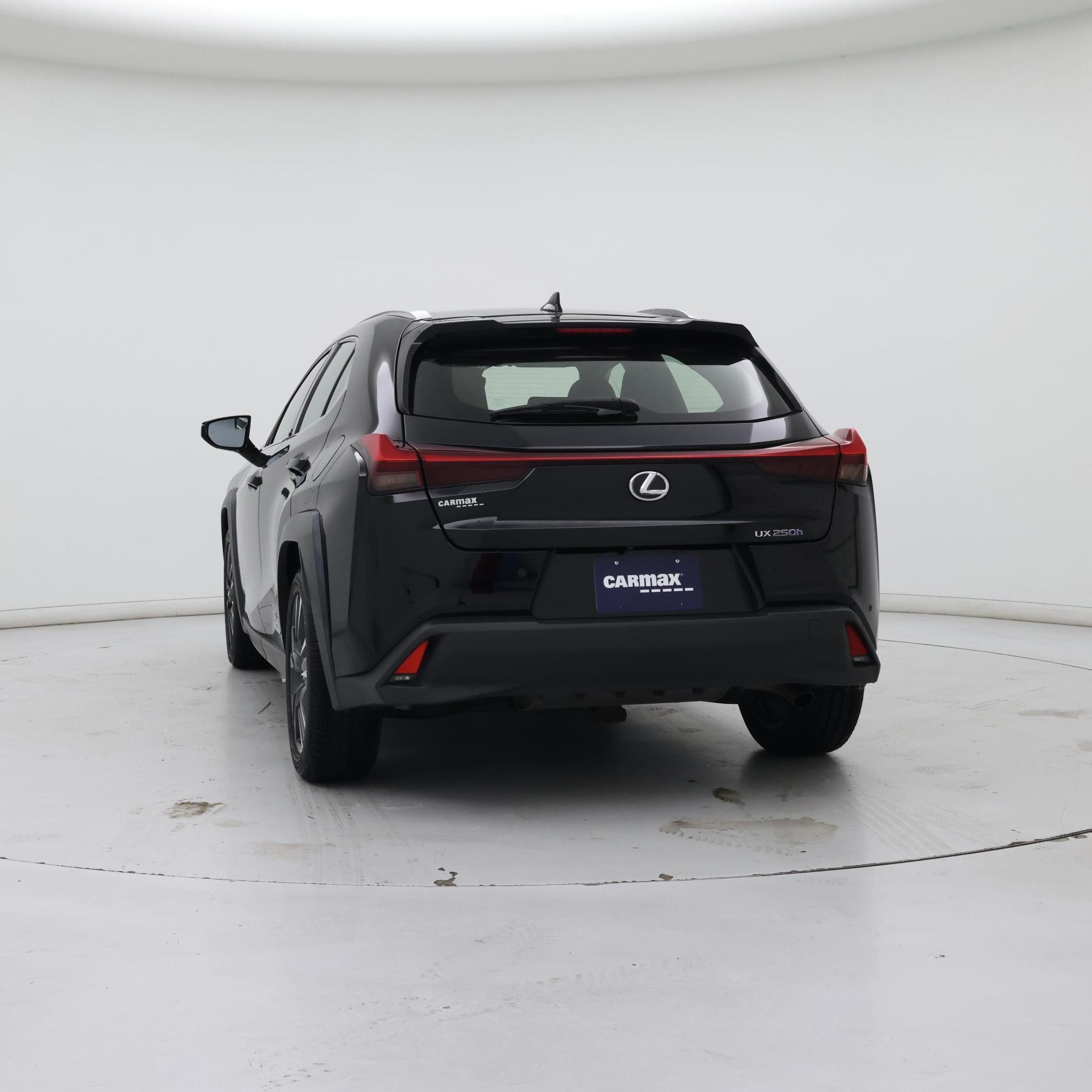 Thumbnail: 2021 Lexus UX - 6