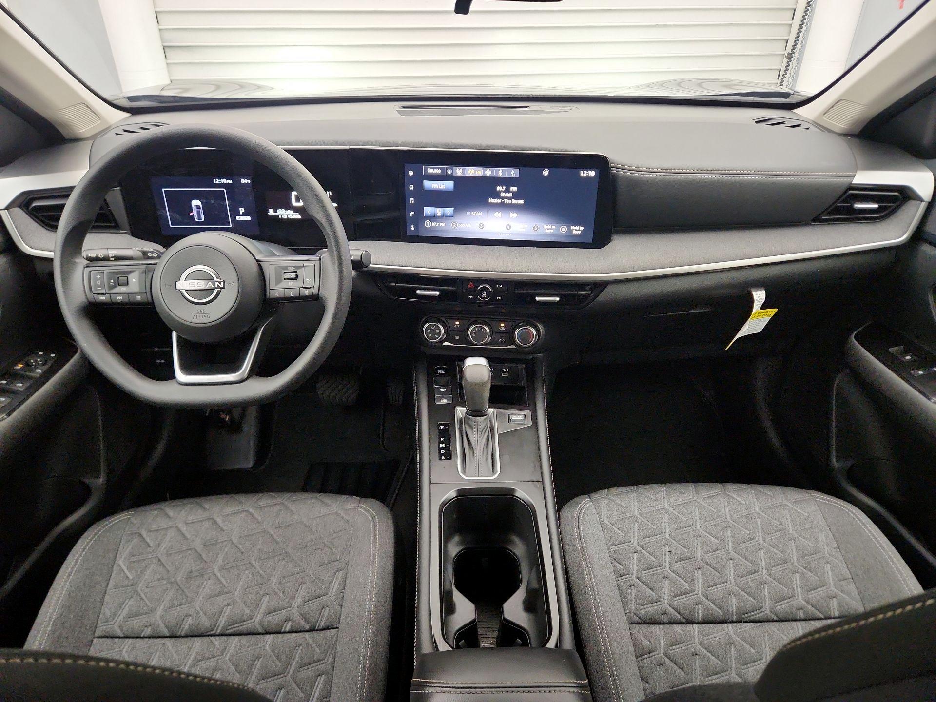 Thumbnail: 2025 Nissan Kicks - 9