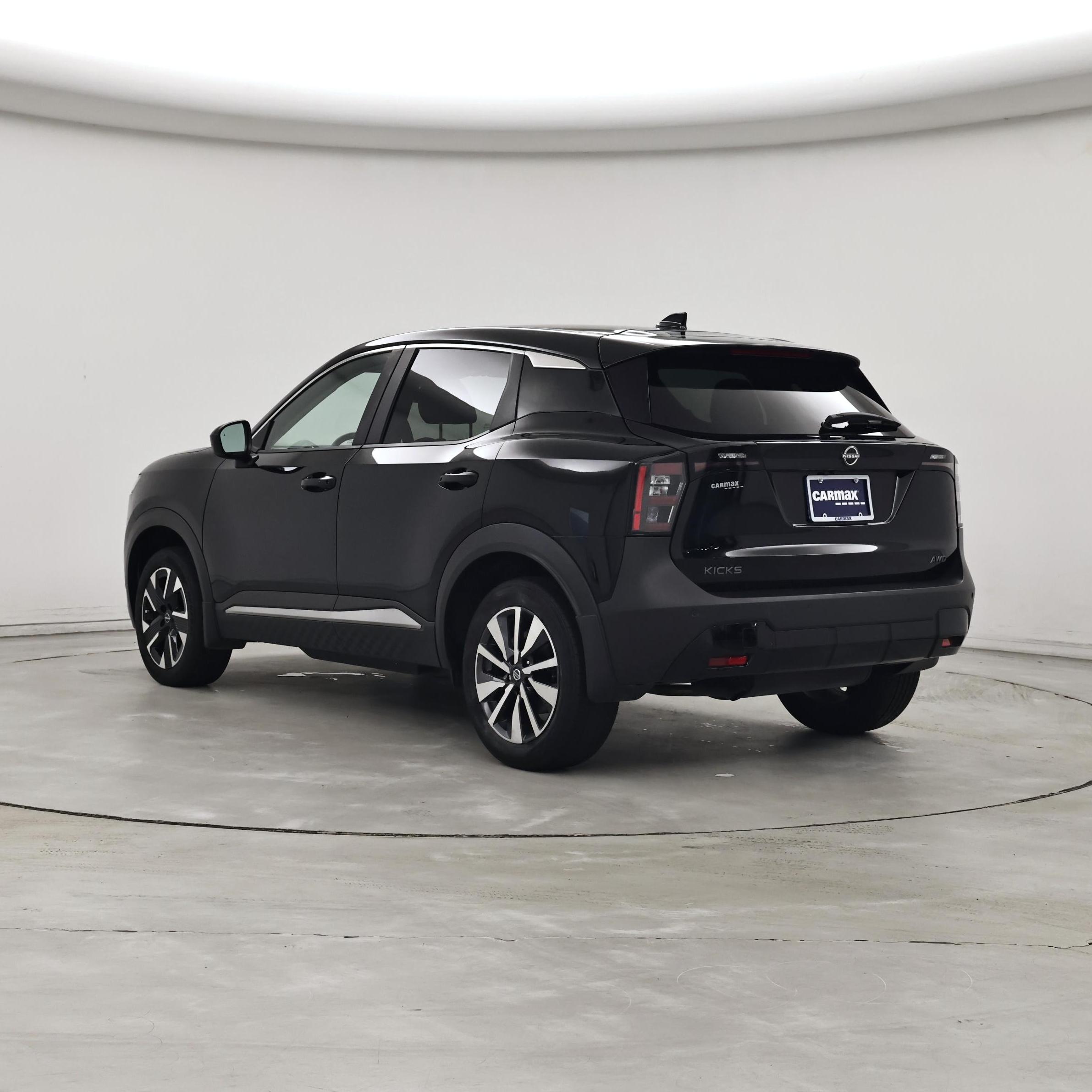 Thumbnail: 2025 Nissan Kicks - 2