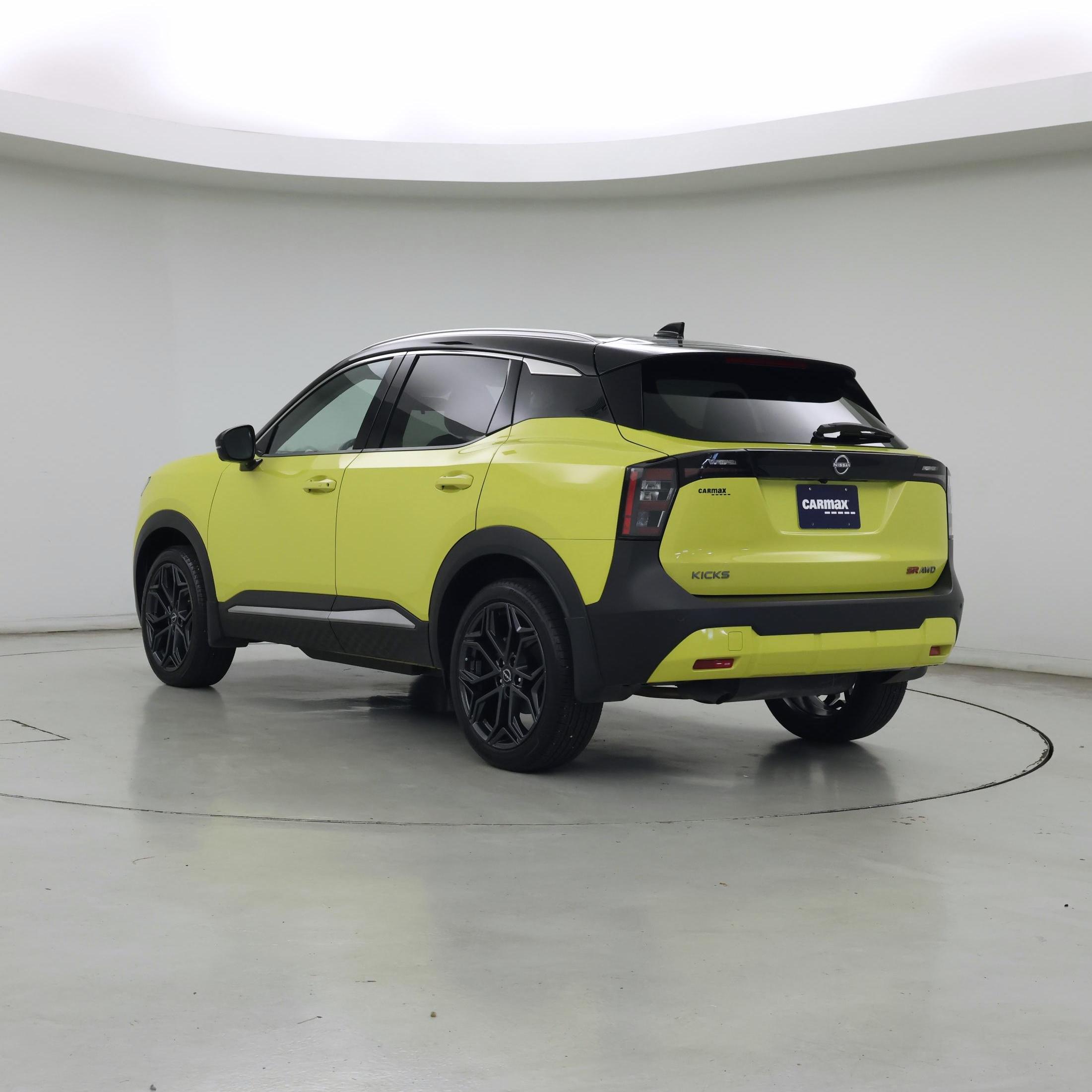 Thumbnail: 2025 Nissan Kicks - 2