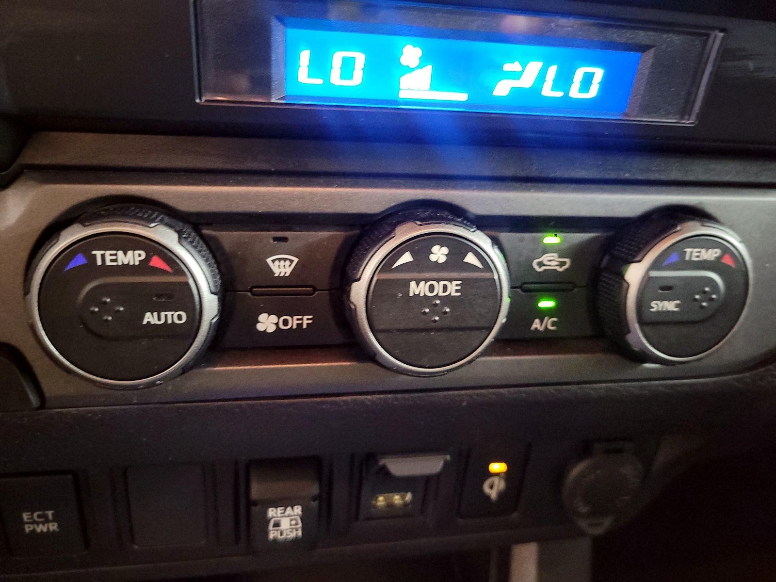 2021 Toyota Tacoma TRD Off Road - Photo 18