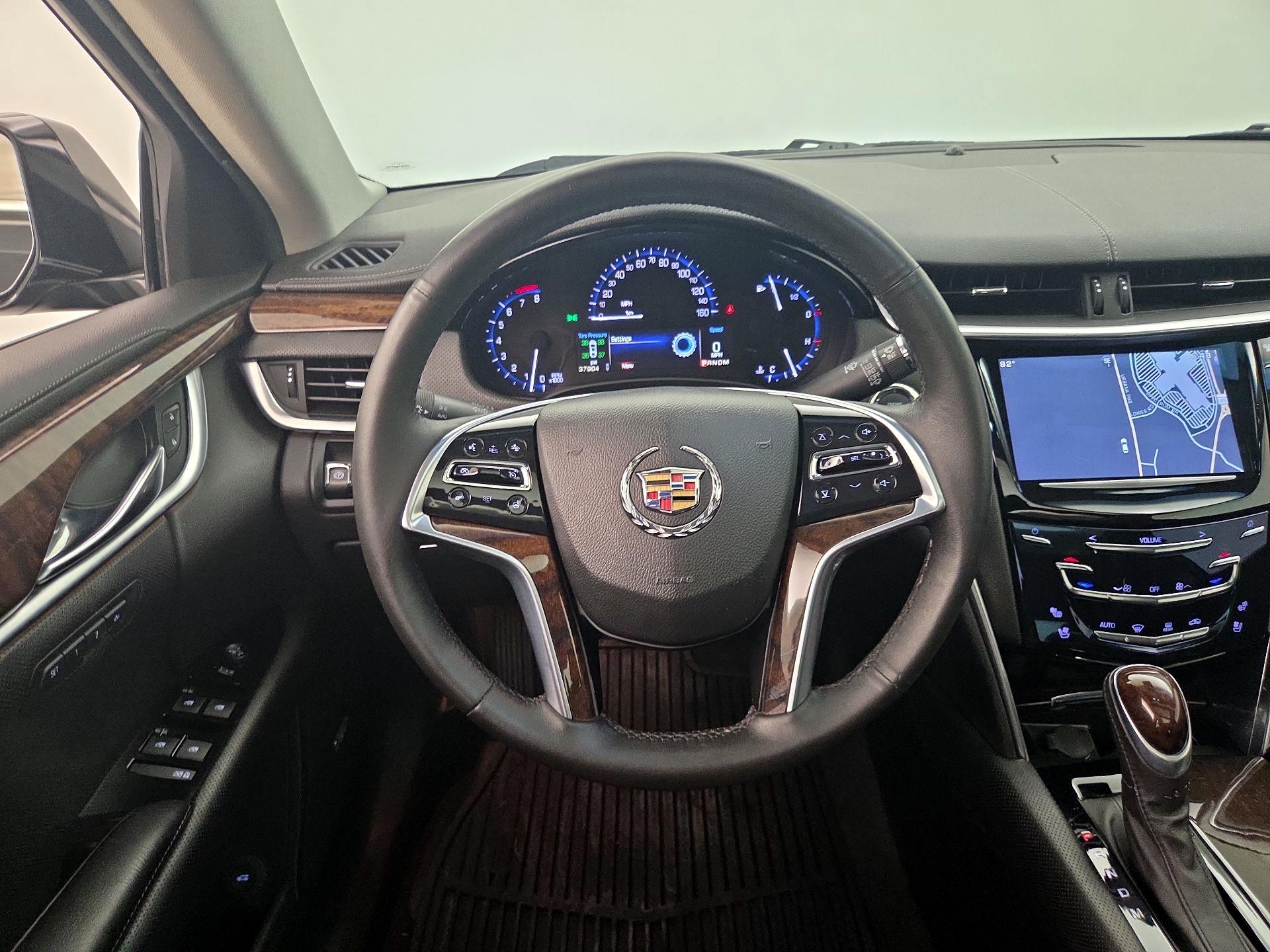 Thumbnail: 2015 Cadillac XTS - 10