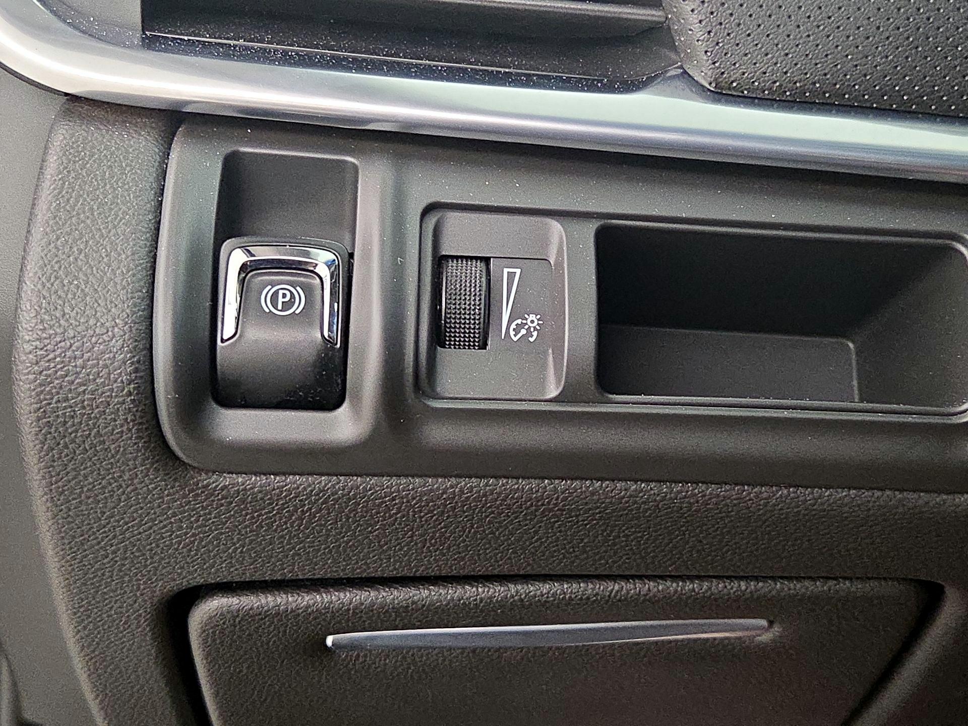 Thumbnail: 2015 Cadillac XTS - 13