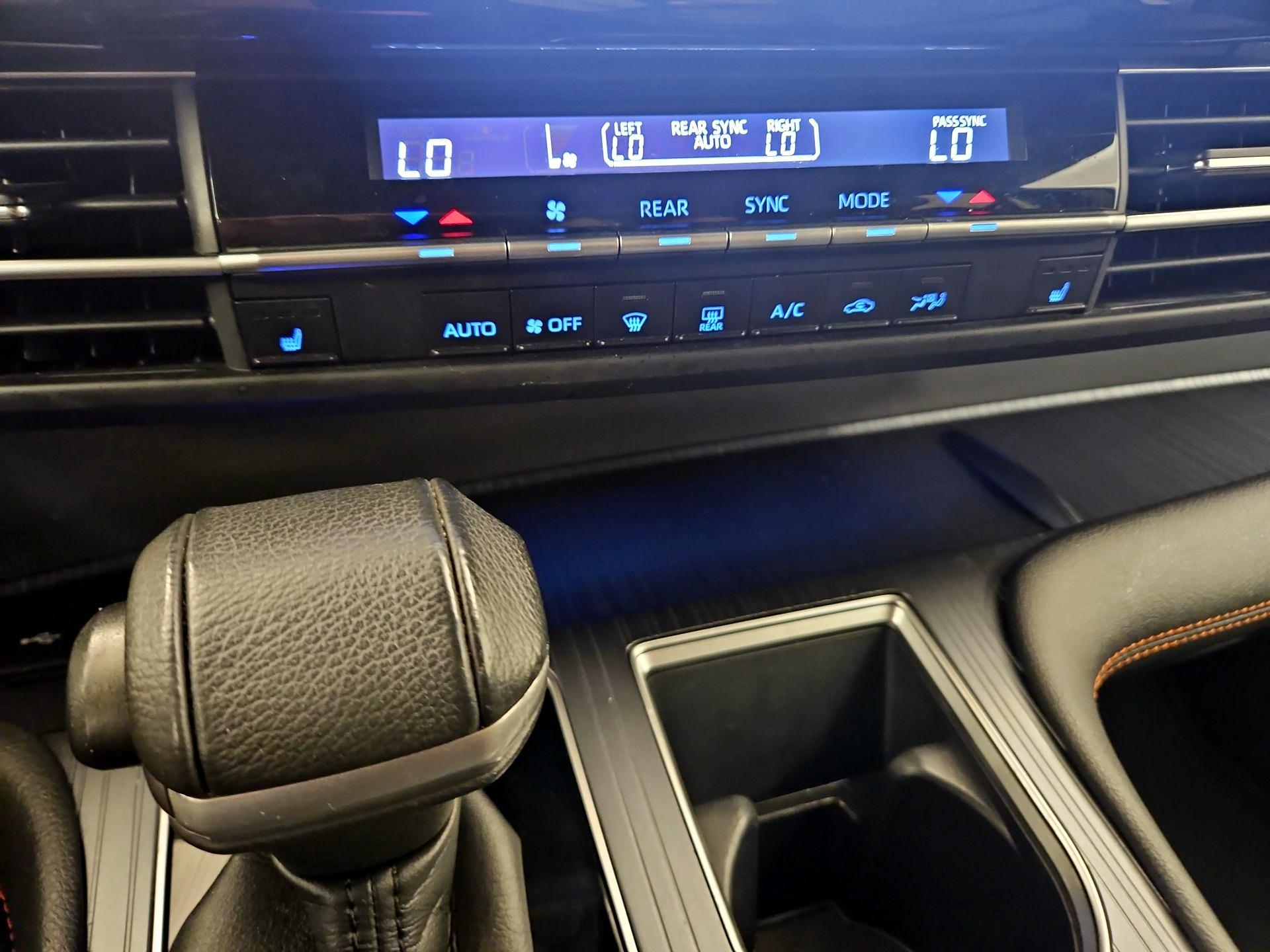 Thumbnail: 2021 Toyota Sienna - 17
