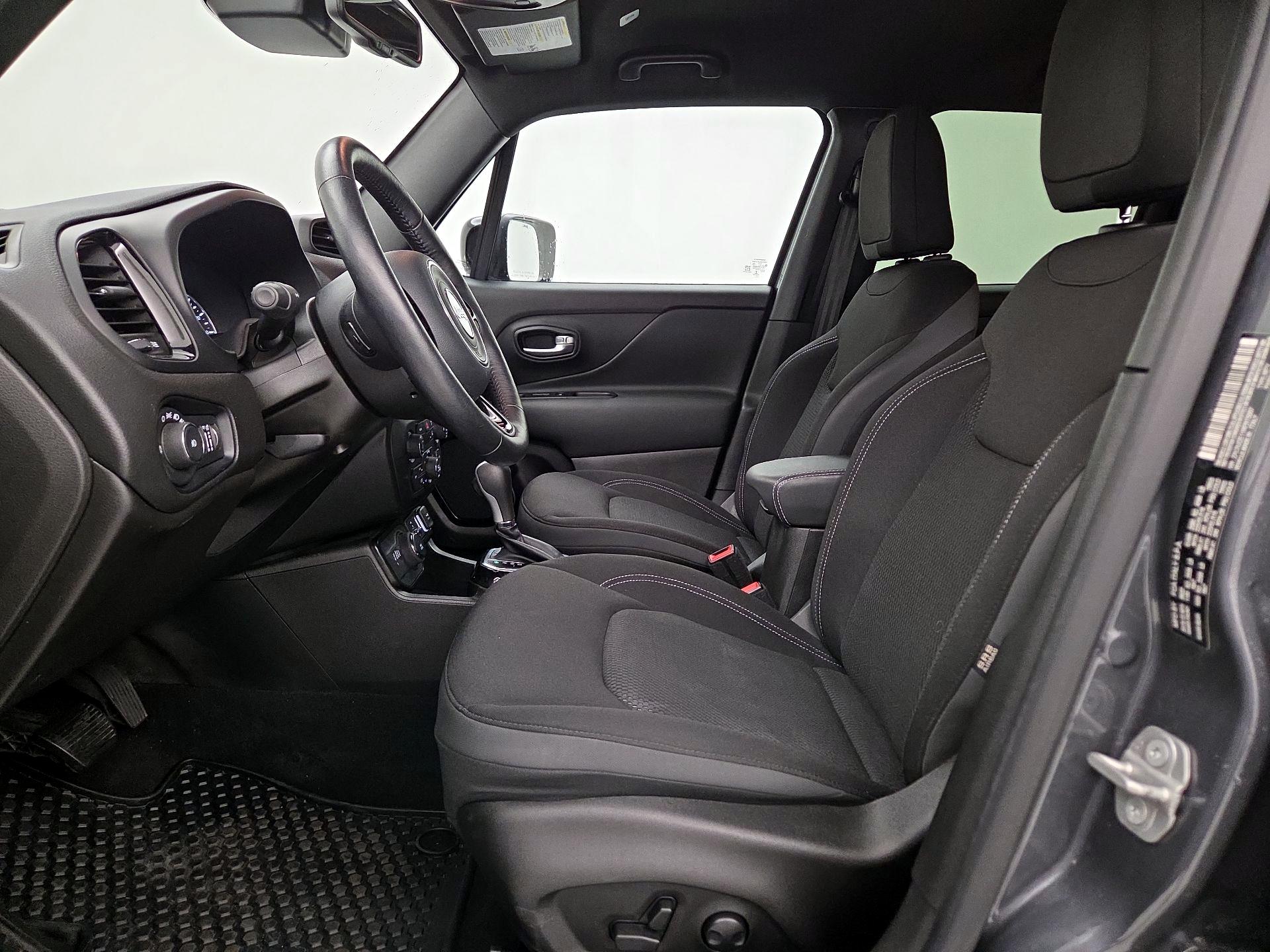 Thumbnail: 2022 Jeep Renegade - 11