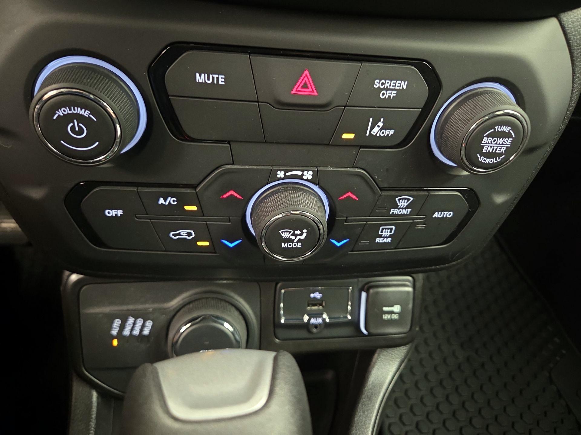 Thumbnail: 2022 Jeep Renegade - 17