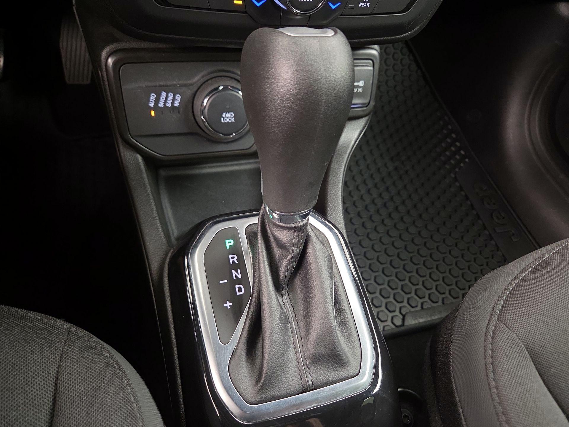 Thumbnail: 2022 Jeep Renegade - 18