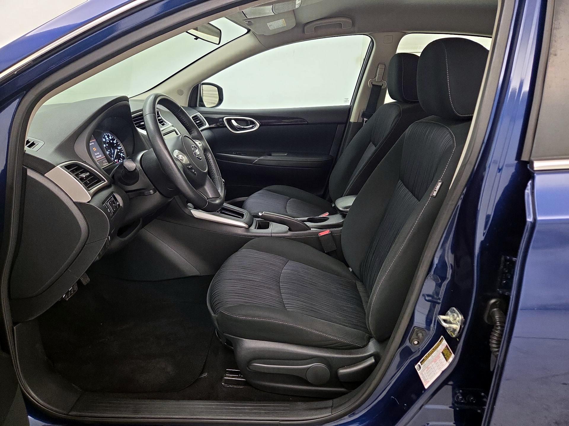 Thumbnail: 2019 Nissan Sentra - 9