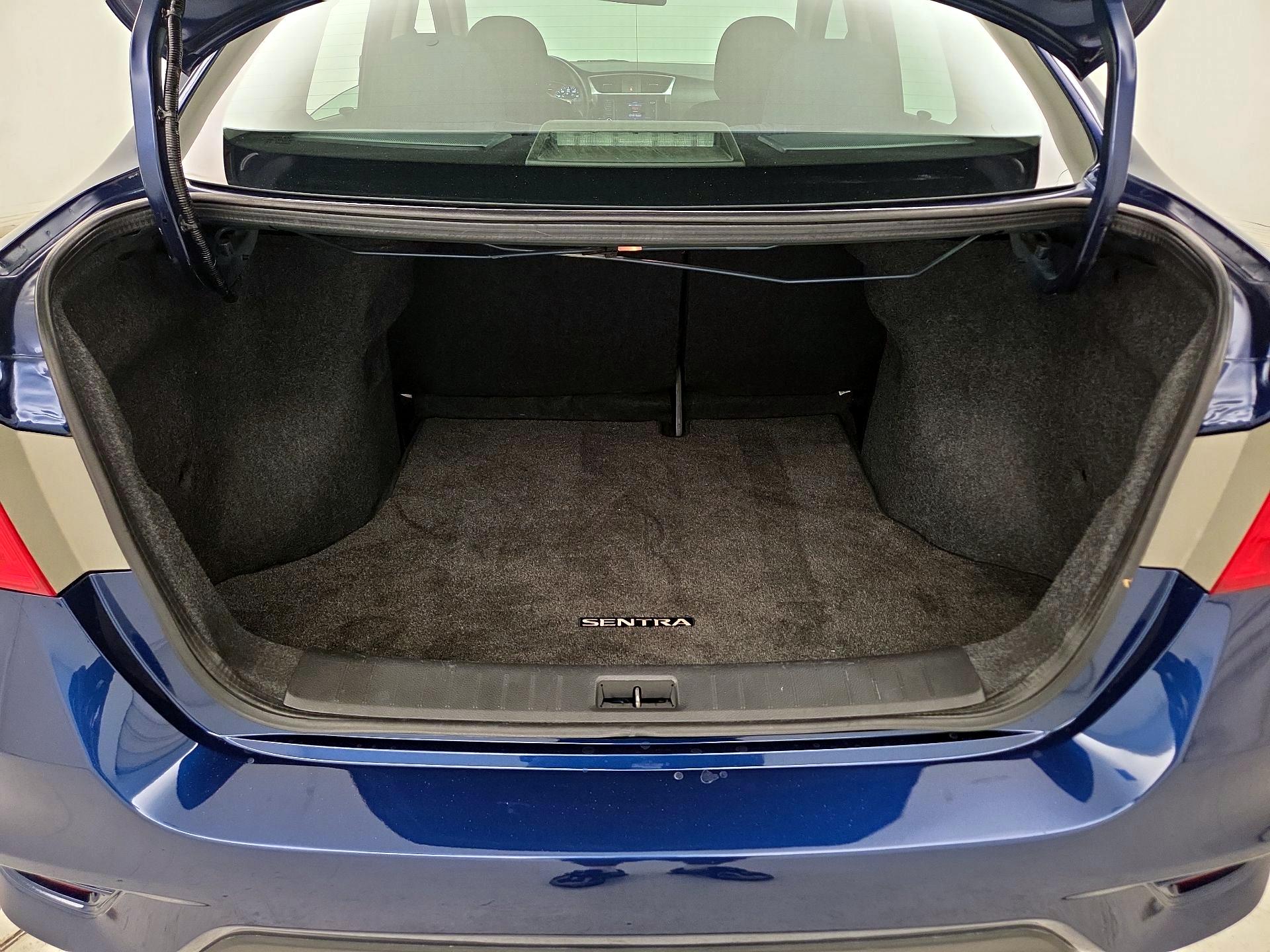 Thumbnail: 2019 Nissan Sentra - 18