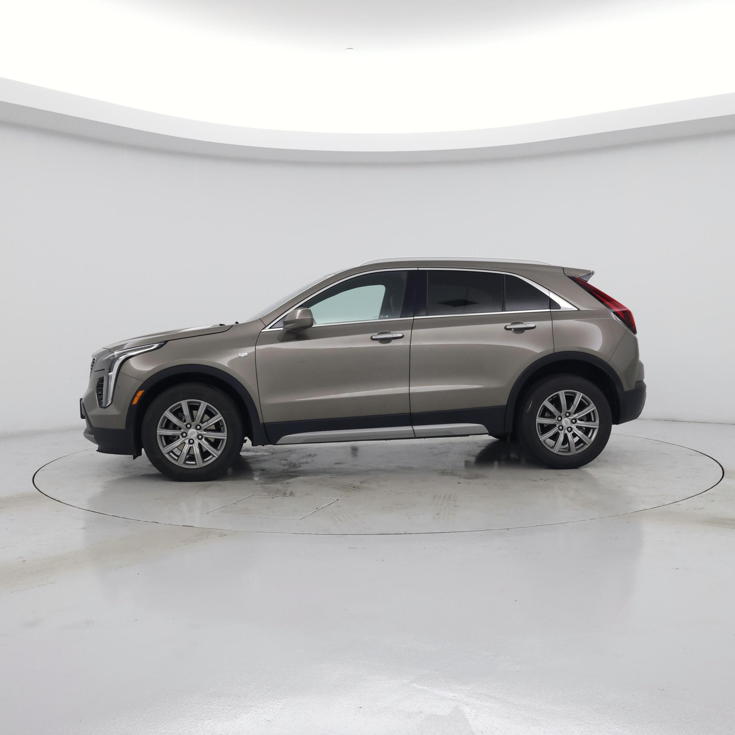 Thumbnail: 2020 Cadillac XT4 - 3