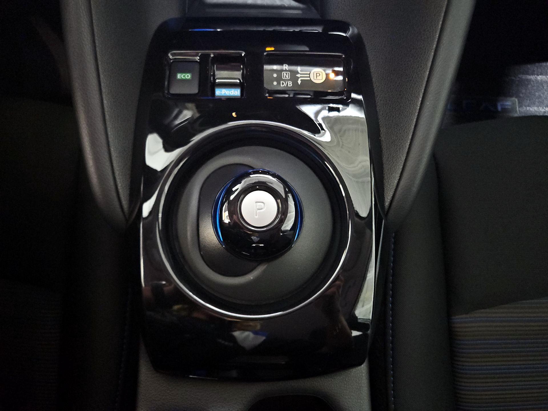 Thumbnail: 2024 Nissan Leaf - 18