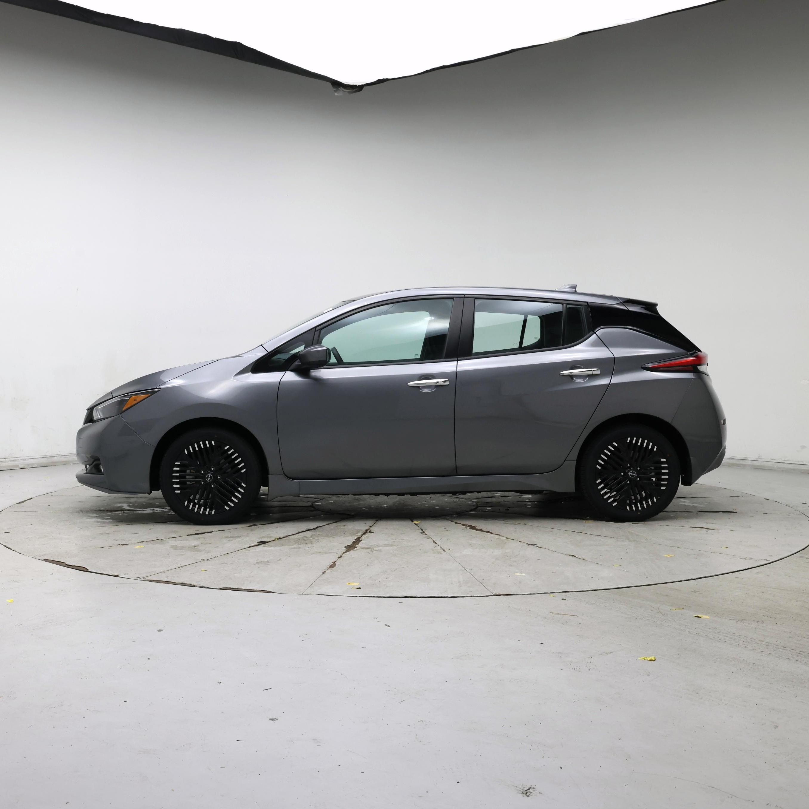 Thumbnail: 2024 Nissan Leaf - 3