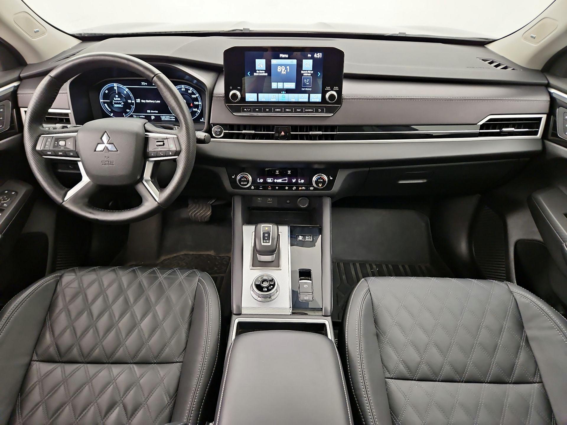 Thumbnail: 2023 Mitsubishi Outlander - 9