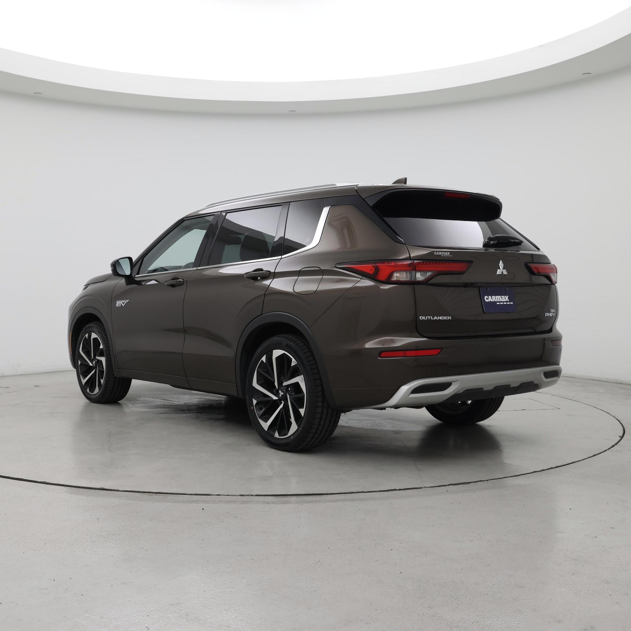 Thumbnail: 2023 Mitsubishi Outlander - 2