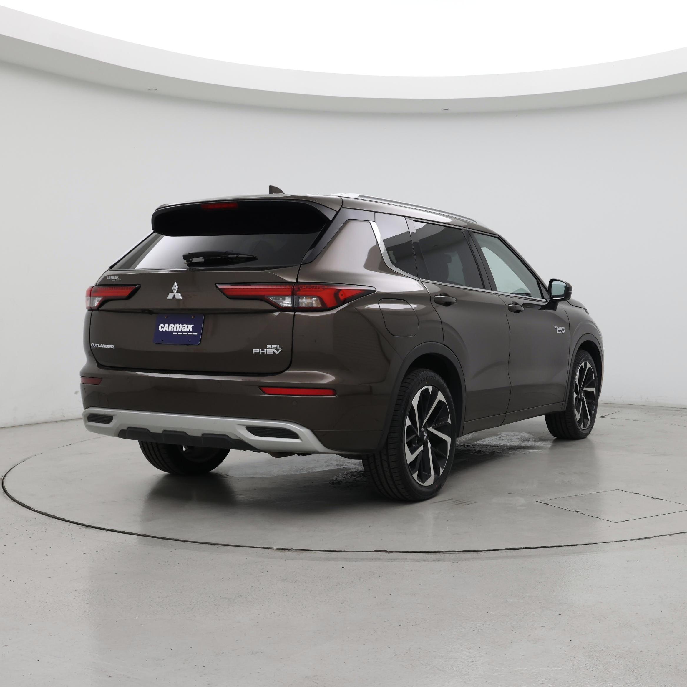 Thumbnail: 2023 Mitsubishi Outlander - 8