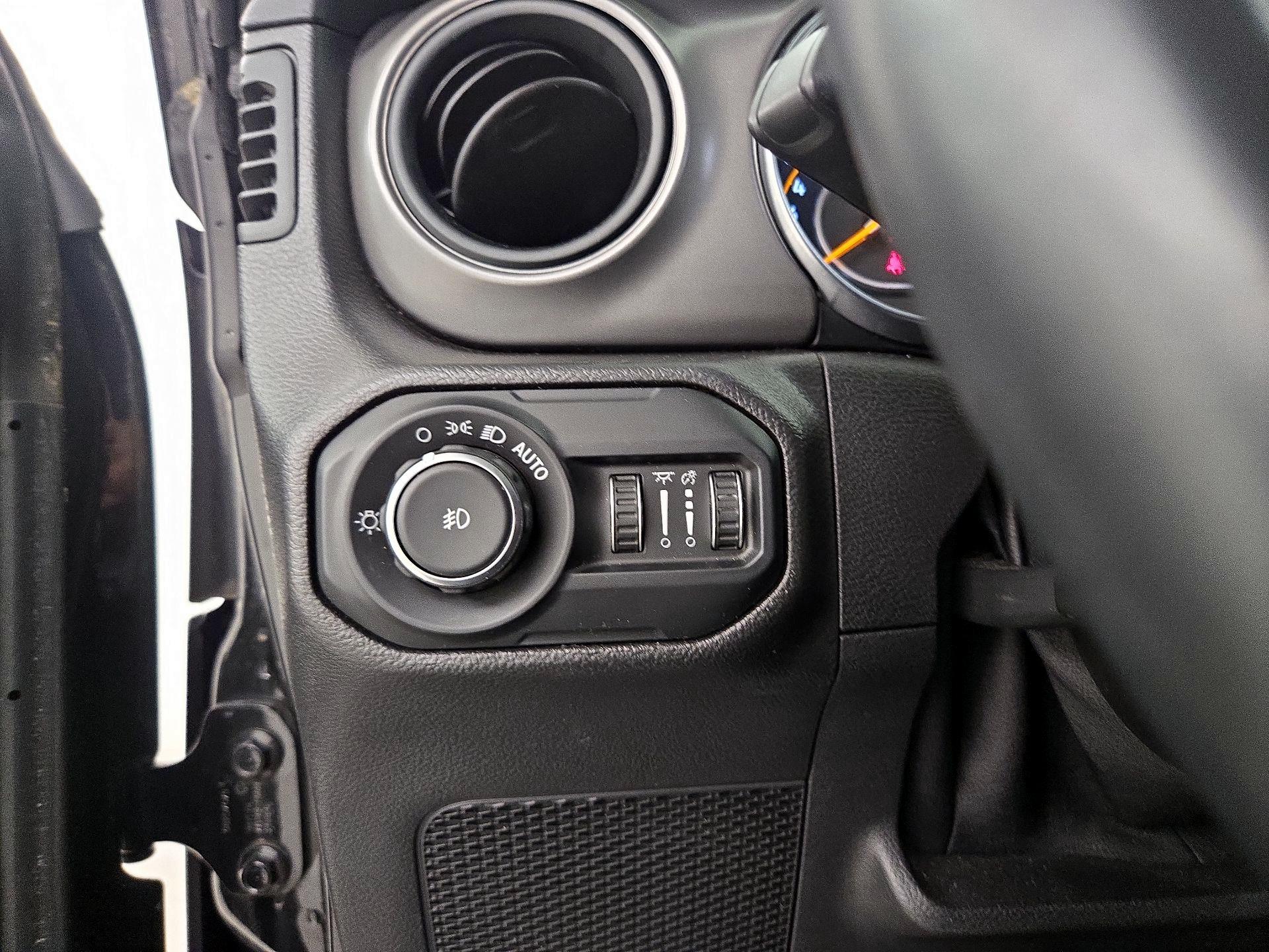 Thumbnail: 2021 Jeep Wrangler - 13