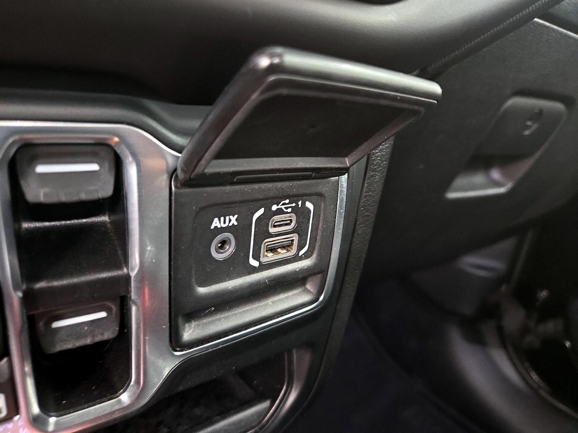 Thumbnail: 2021 Jeep Wrangler - 18
