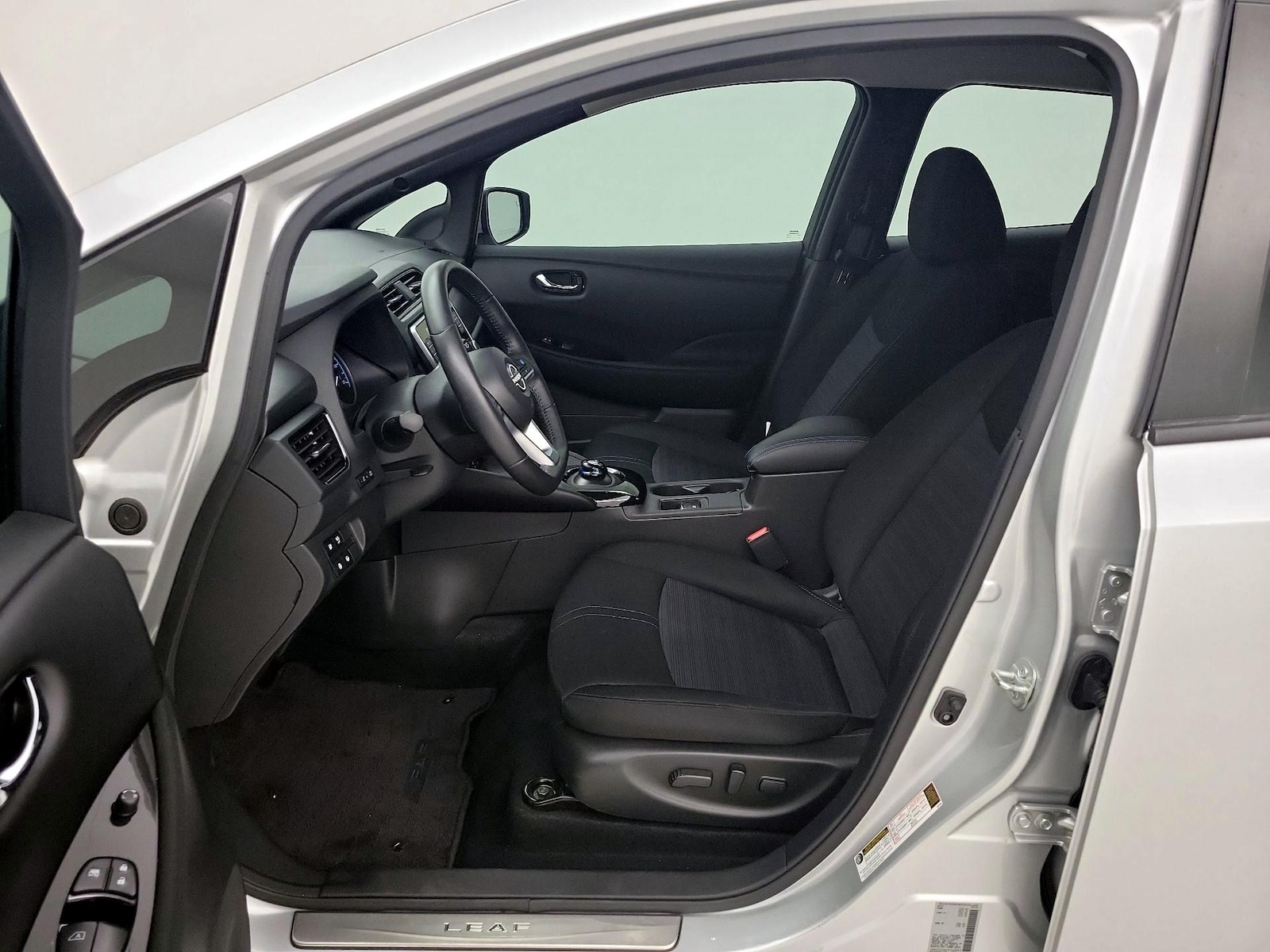 2024 Nissan LEAF SV PLUS - Photo 12
