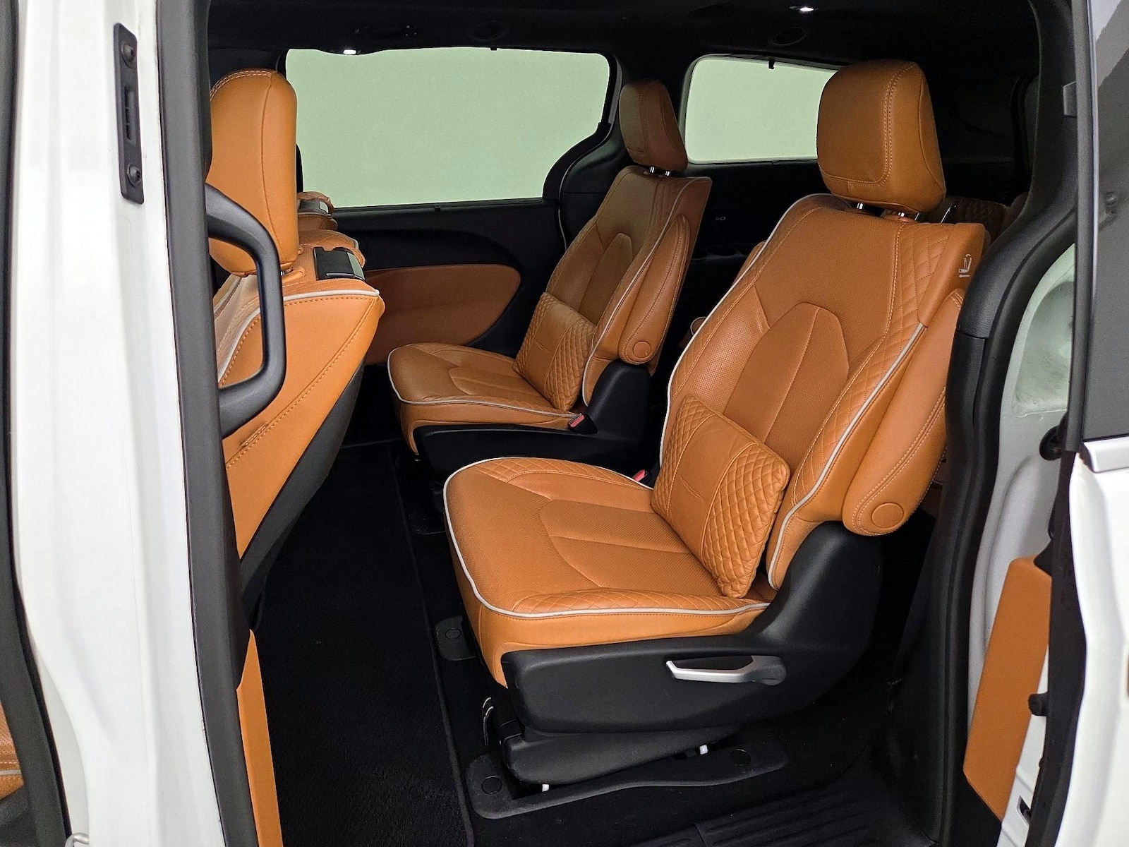 2023 Chrysler Pacifica Hybrid Pinnacle - Photo 19