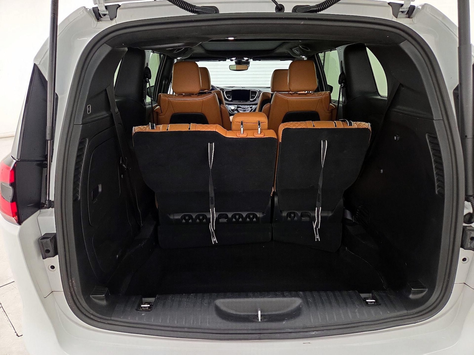 2023 Chrysler Pacifica Hybrid Pinnacle - Photo 20