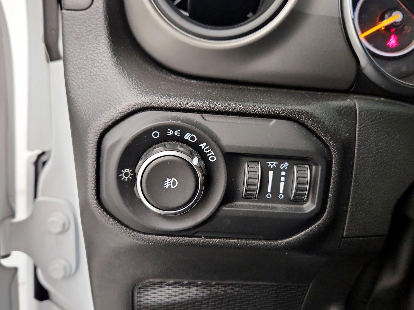 2022 Jeep Wrangler Unlimited Willys - Photo 14