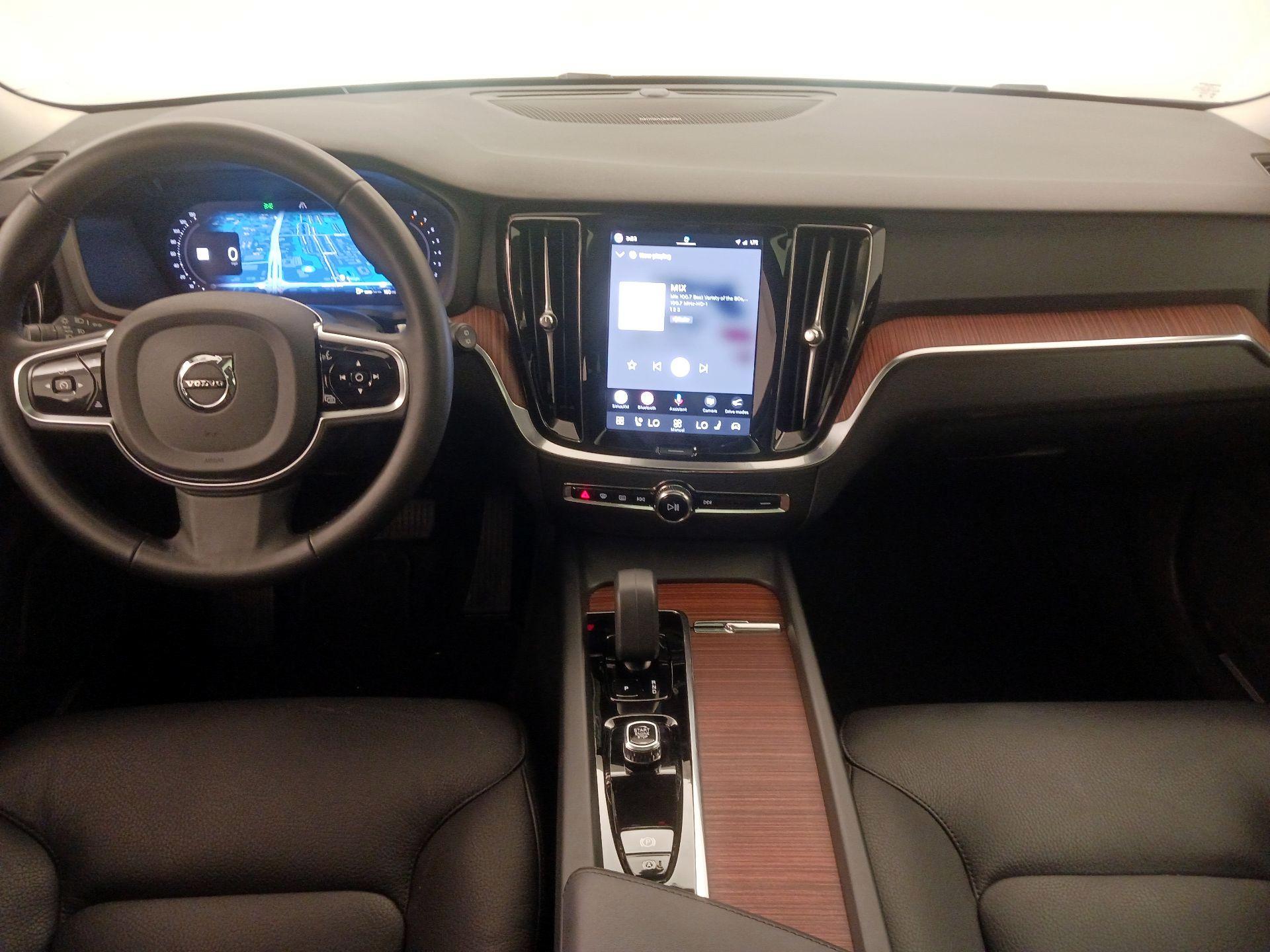 Thumbnail: 2025 Volvo S60 - 9