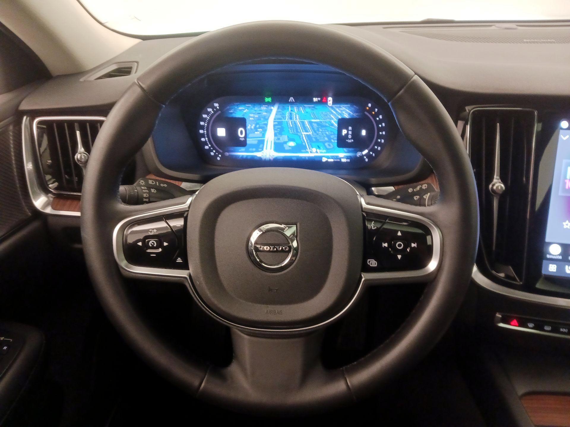 Thumbnail: 2025 Volvo S60 - 10