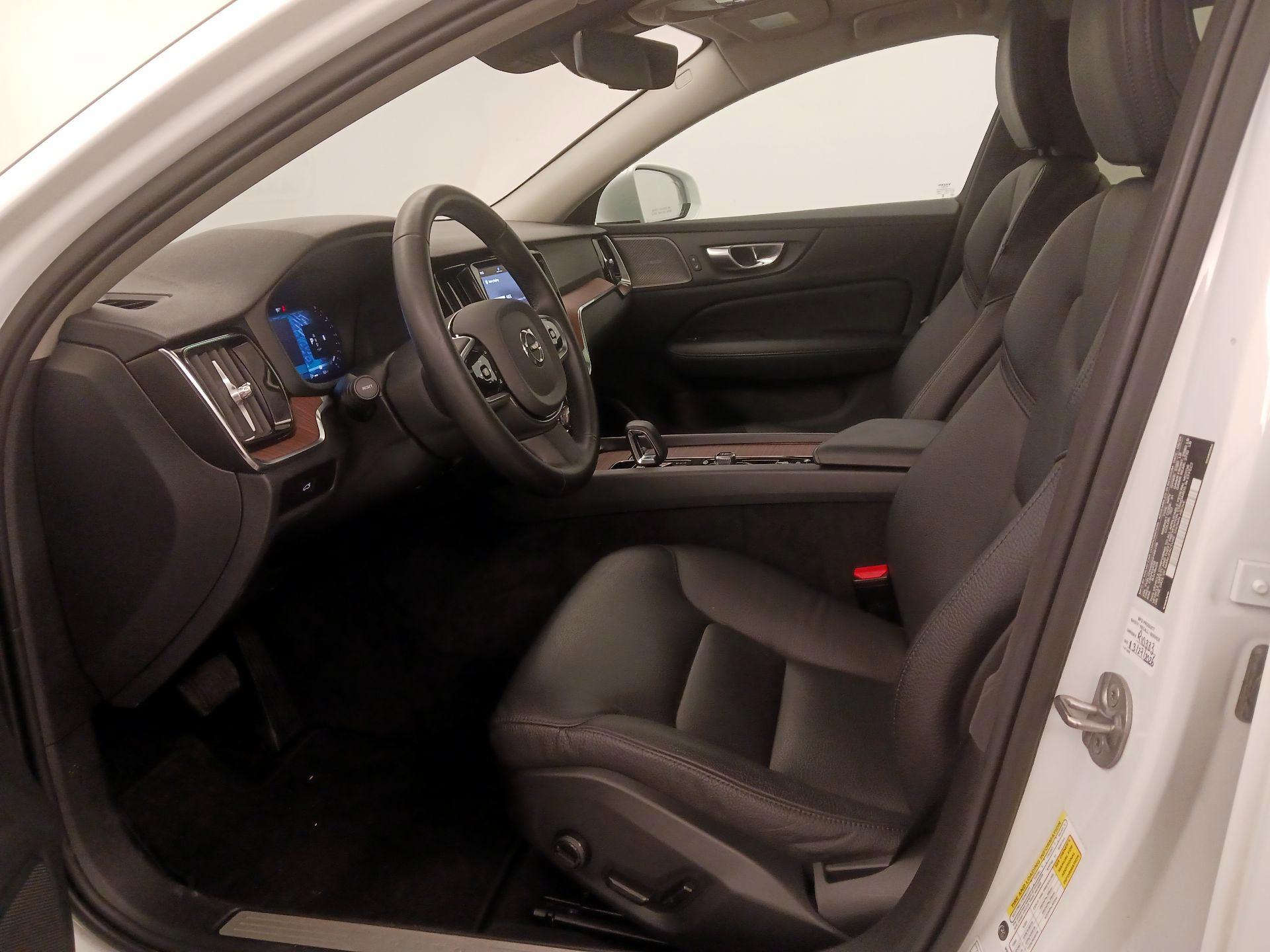 Thumbnail: 2025 Volvo S60 - 11