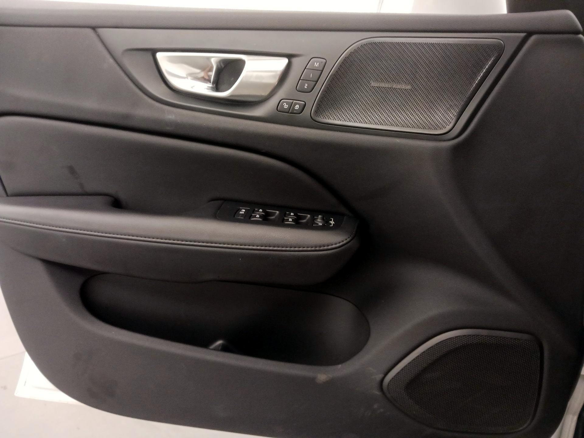 Thumbnail: 2025 Volvo S60 - 12