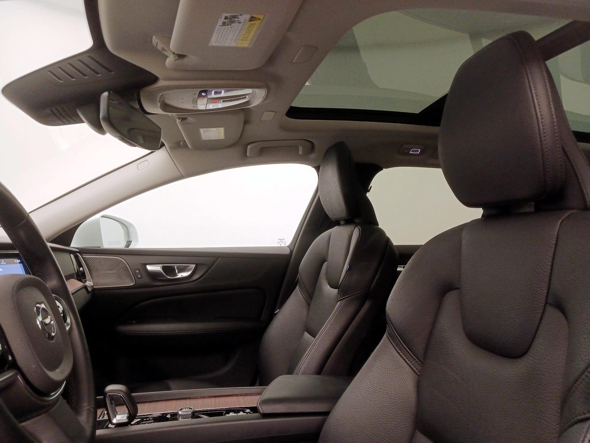 Thumbnail: 2025 Volvo S60 - 20