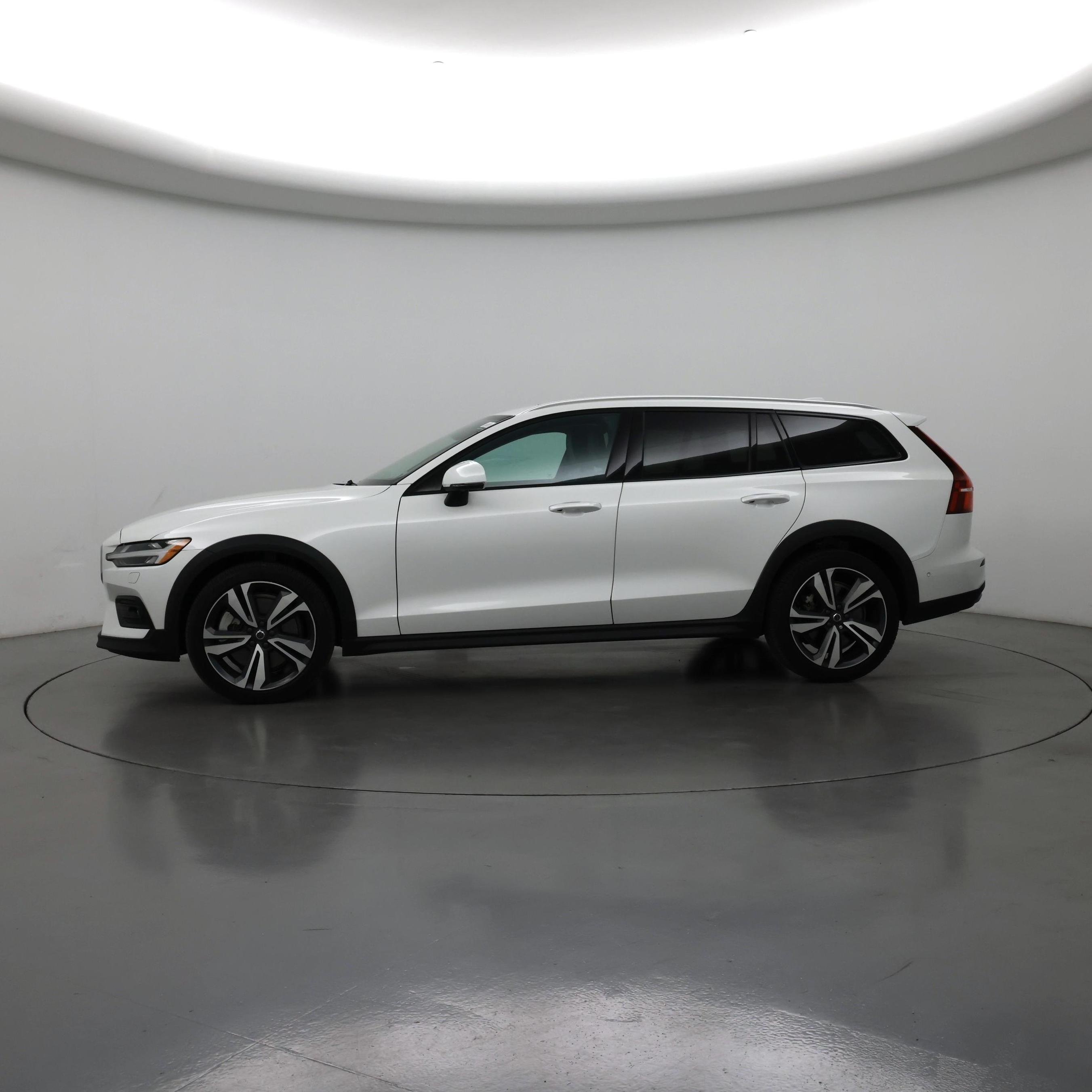 Thumbnail: 2025 Volvo S60 - 3